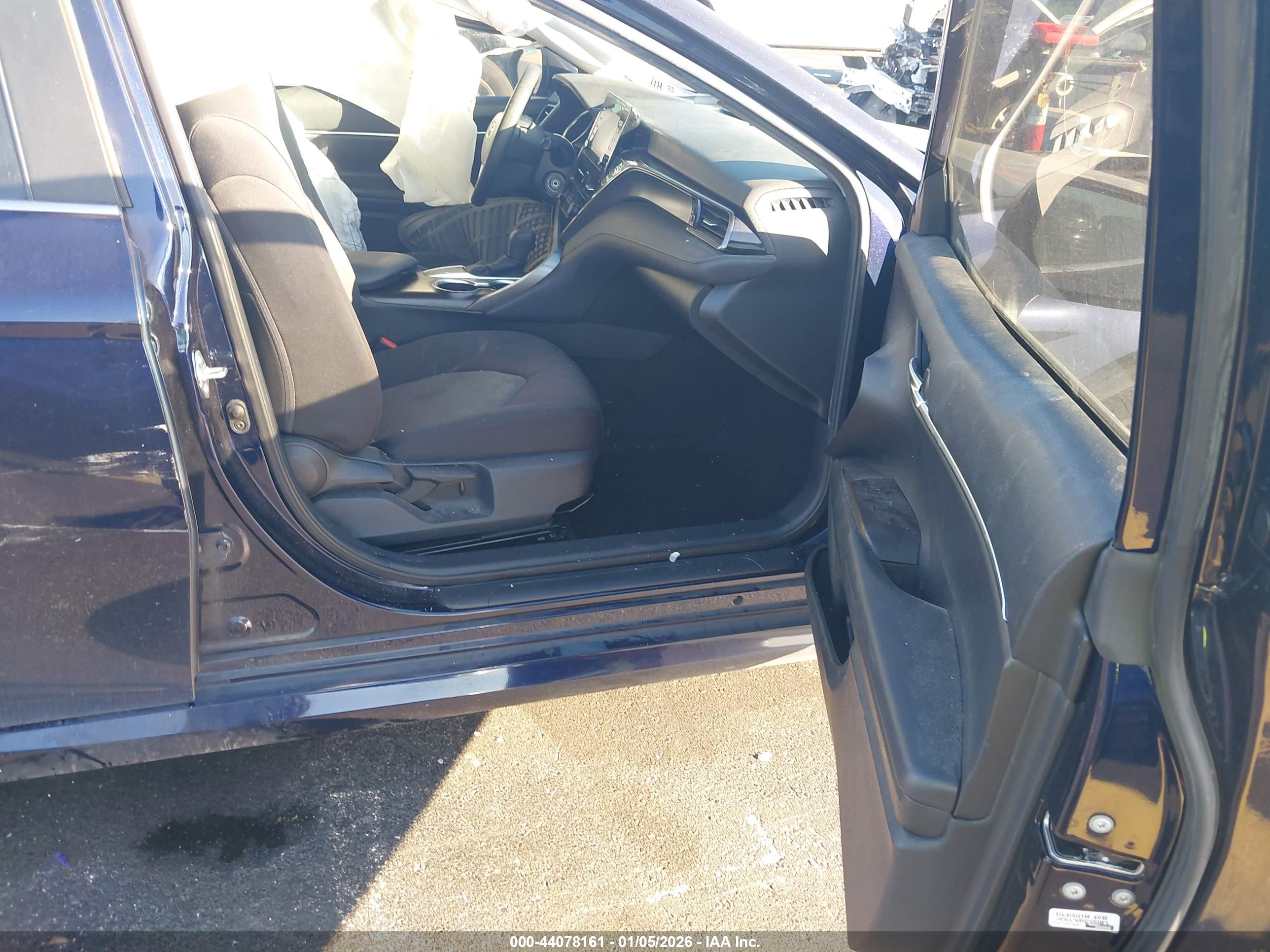 TOYOTA CAMRY image 5