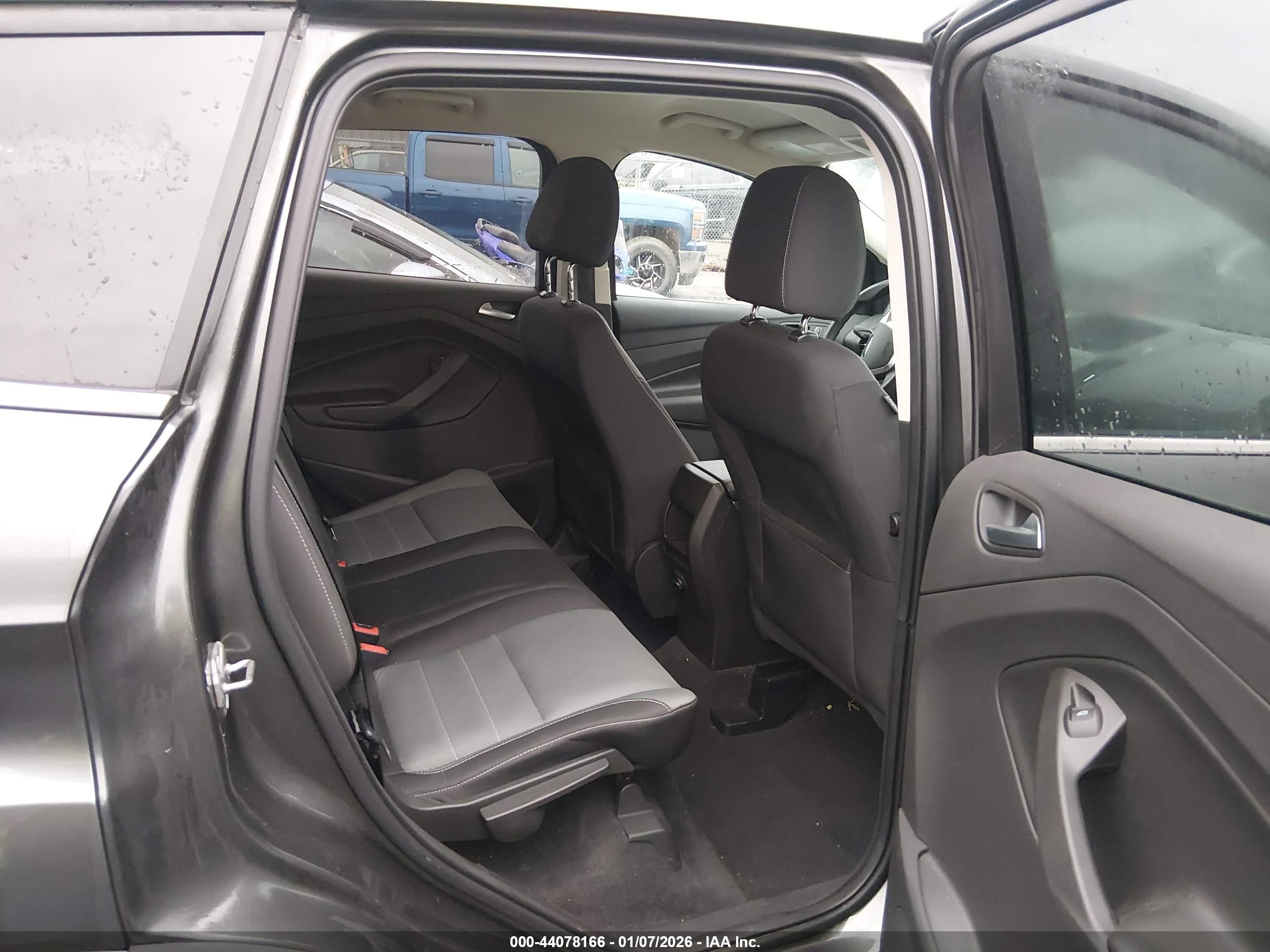 FORD ESCAPE image 8