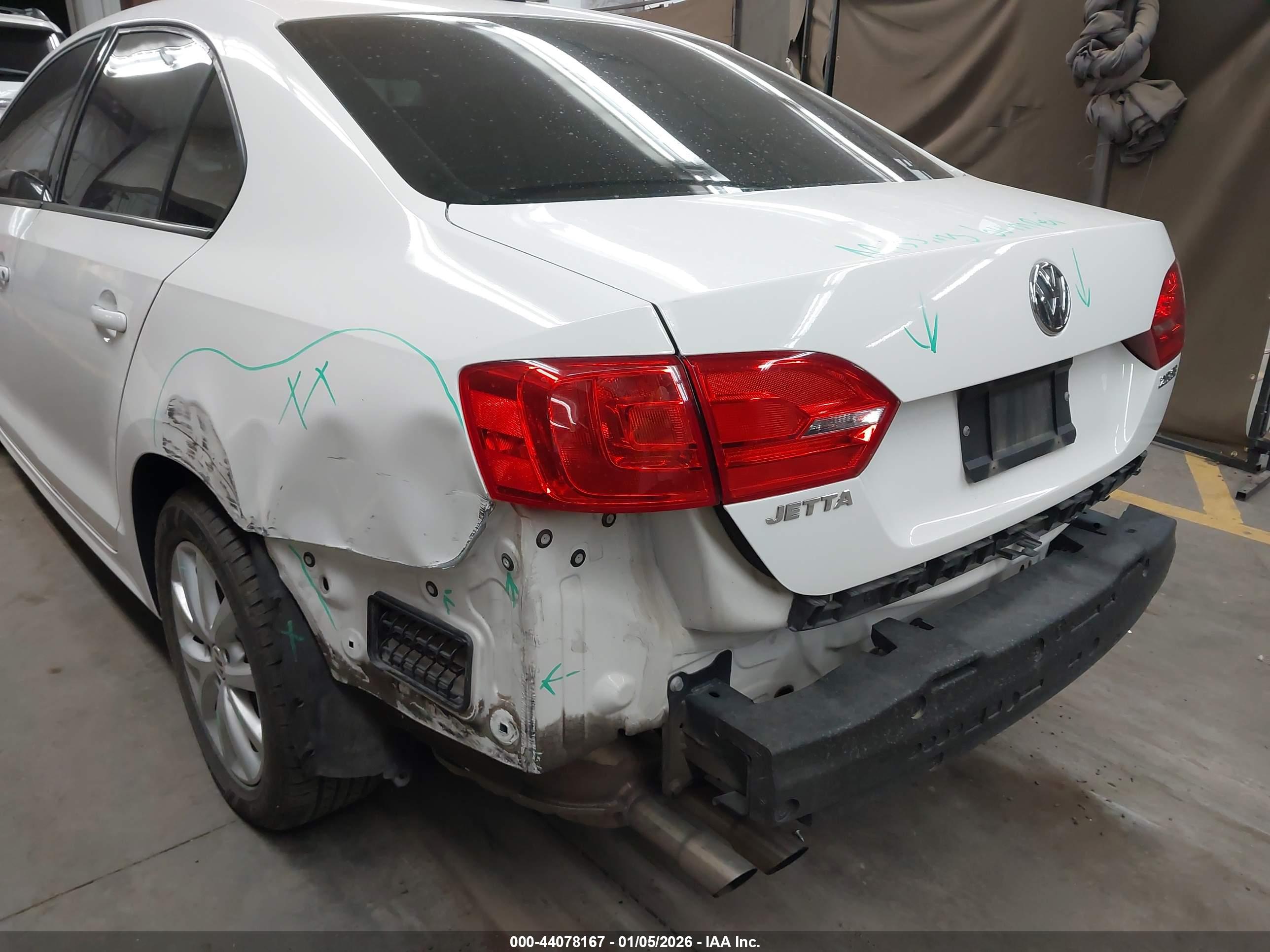 VOLKSWAGEN JETTA image 6