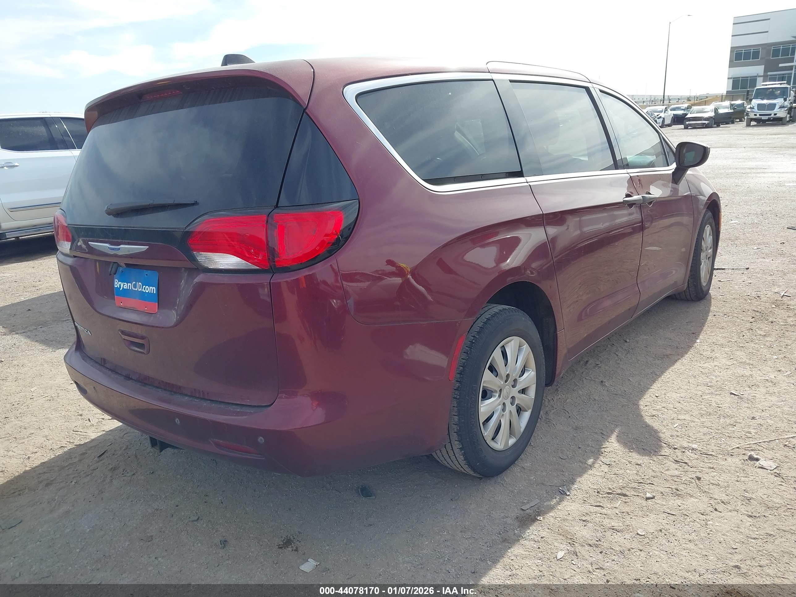 CHRYSLER PACIFICA image 4