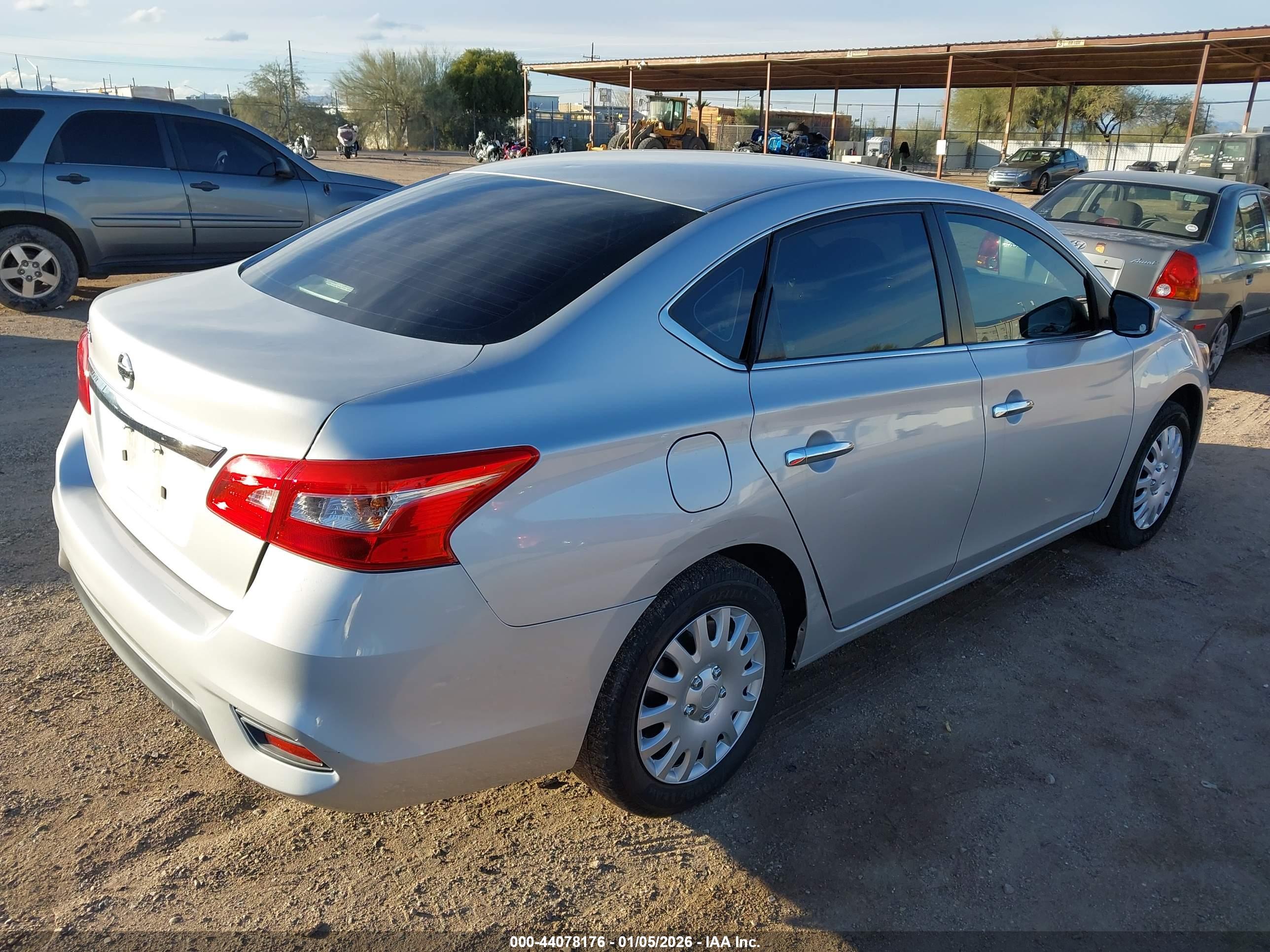 NISSAN SENTRA image 4