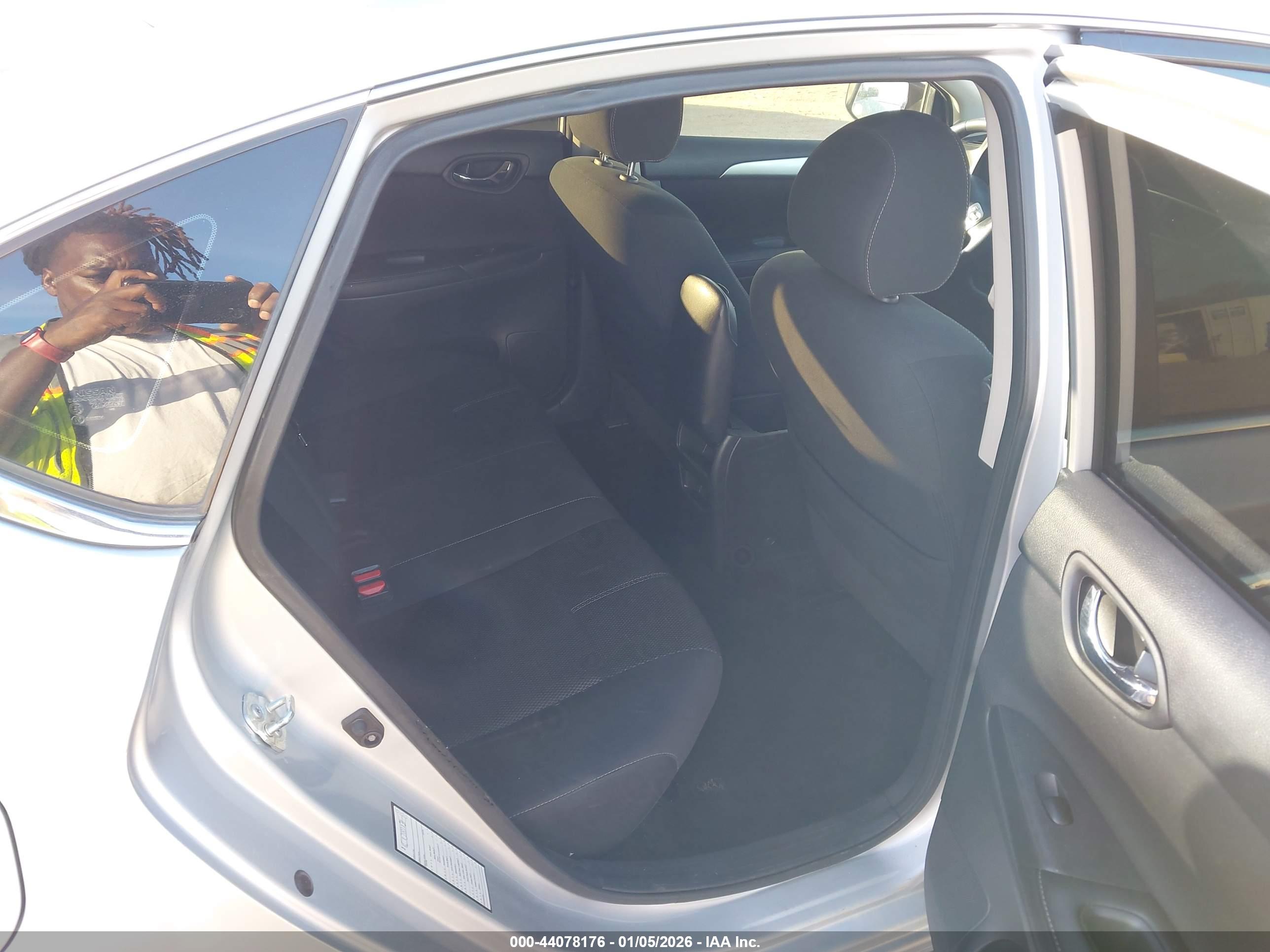 NISSAN SENTRA image 8