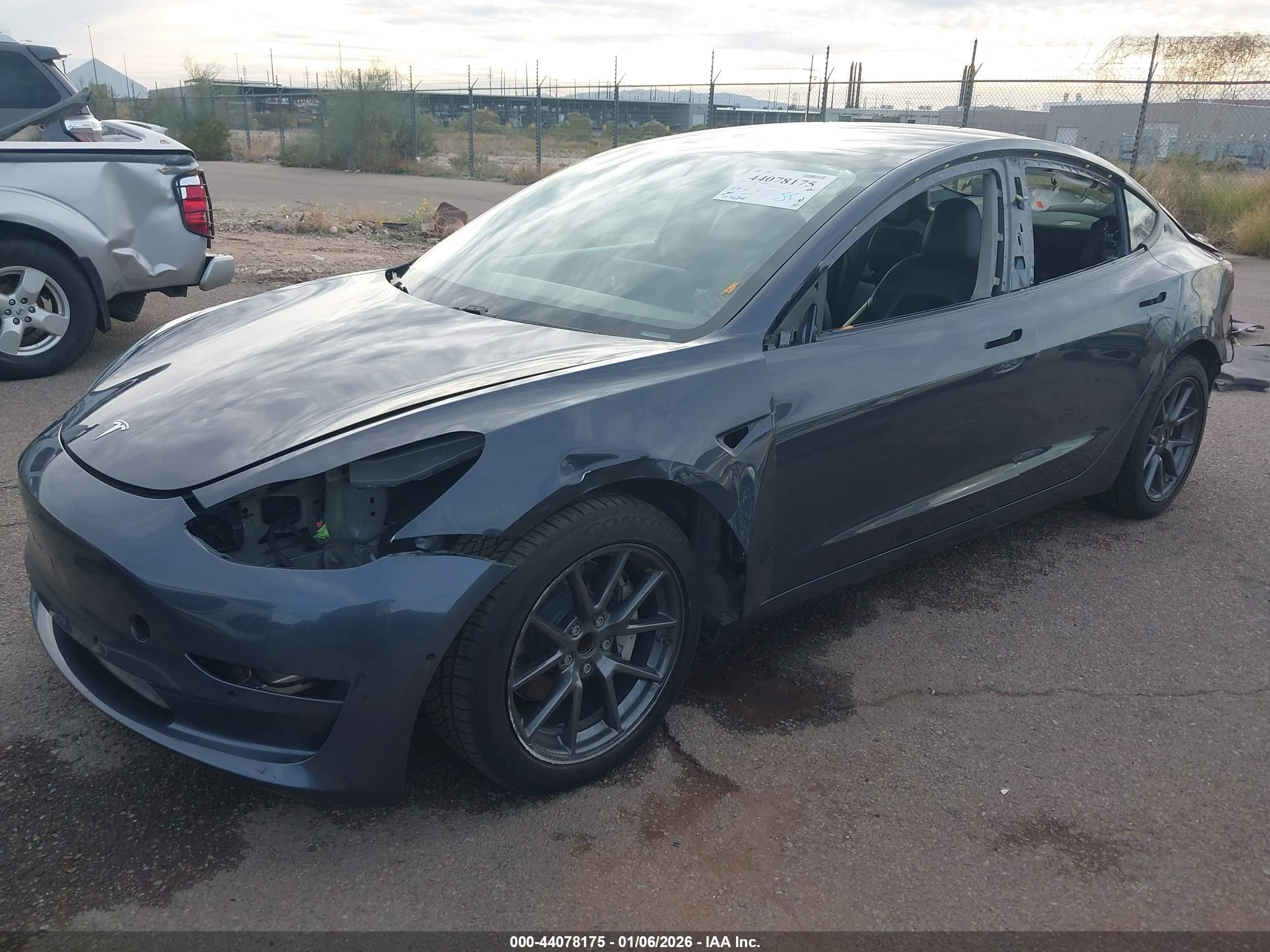 TESLA MODEL image 2