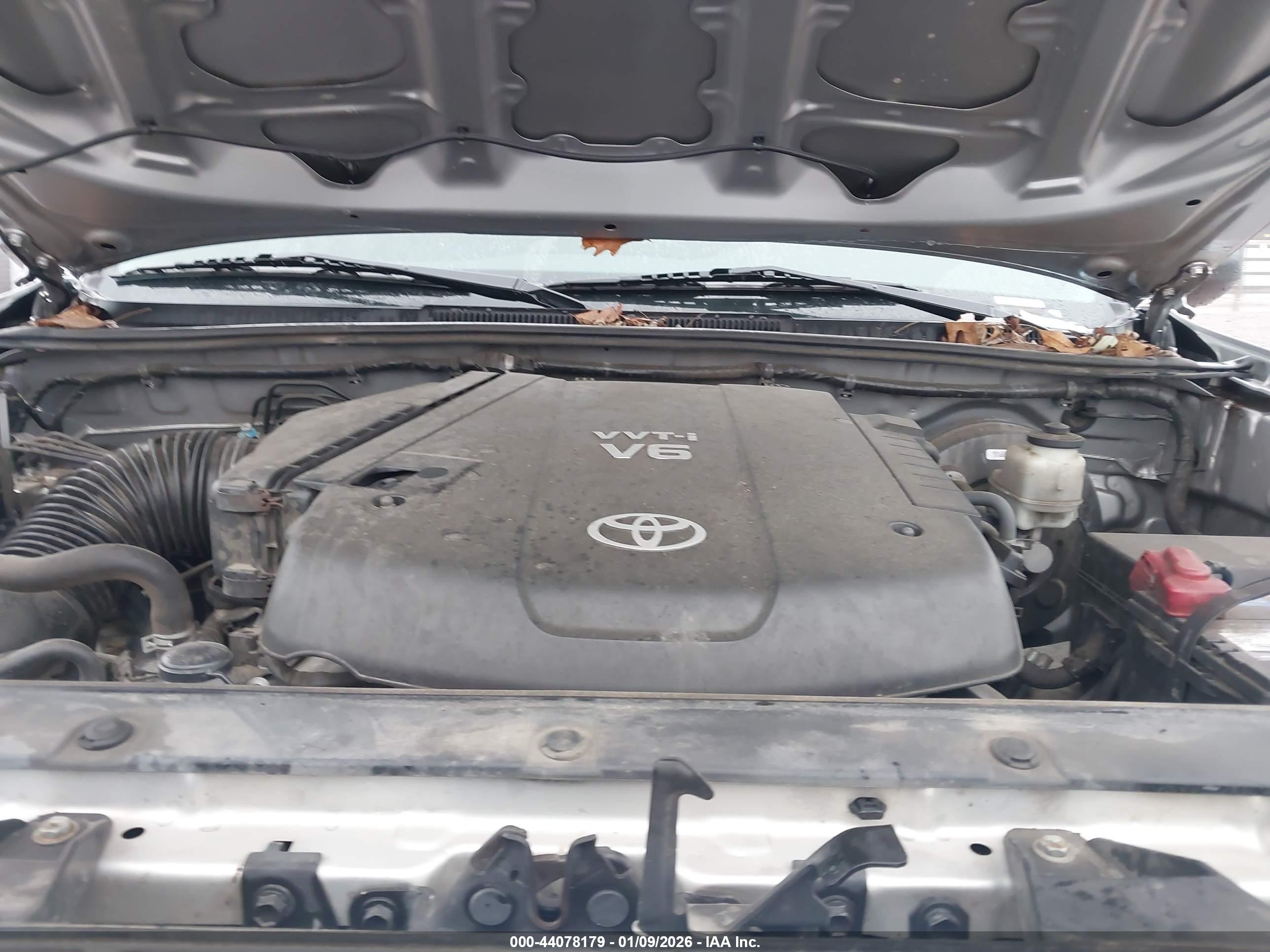 TOYOTA TACOMA image 10