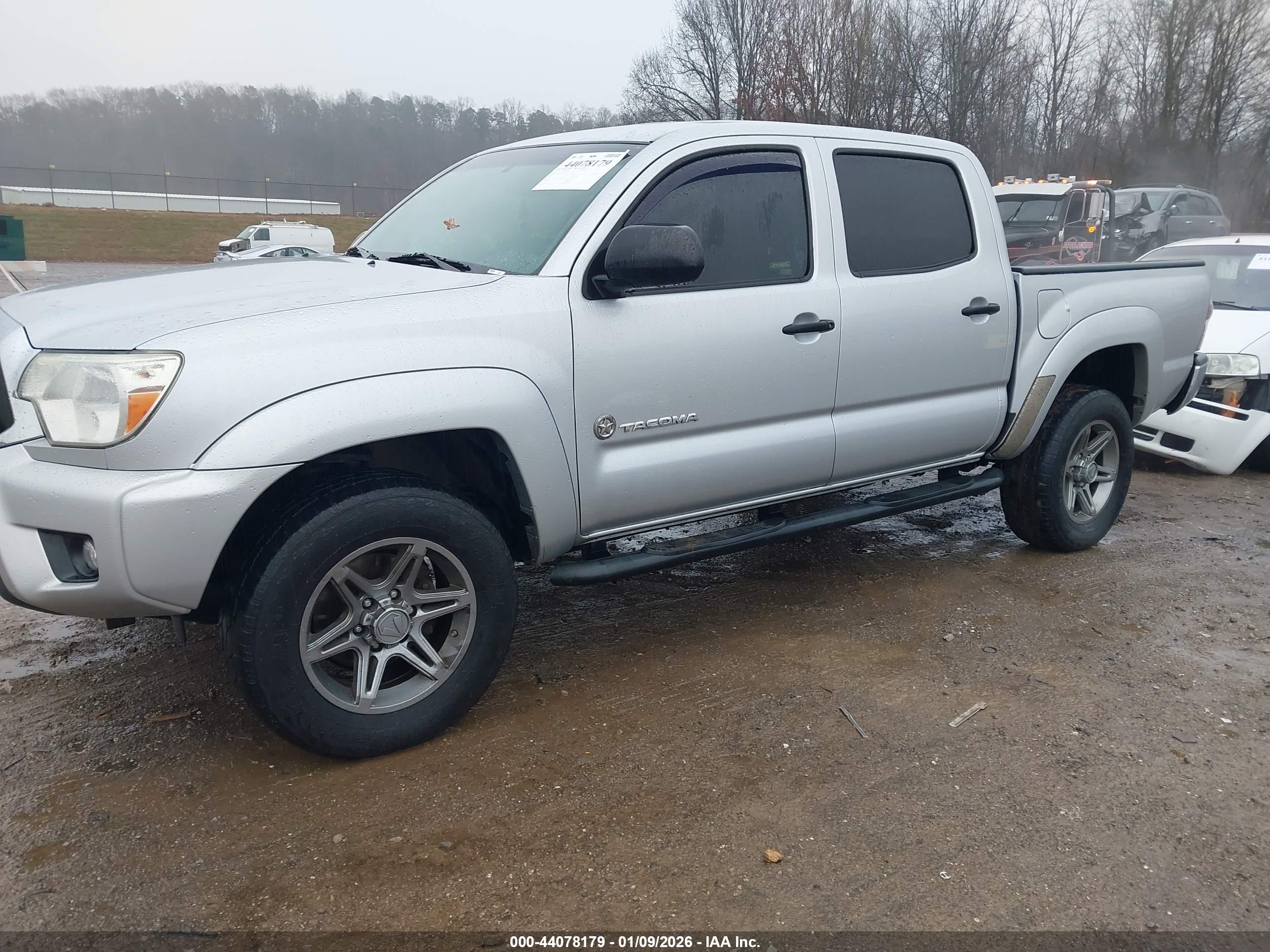 TOYOTA TACOMA image 2