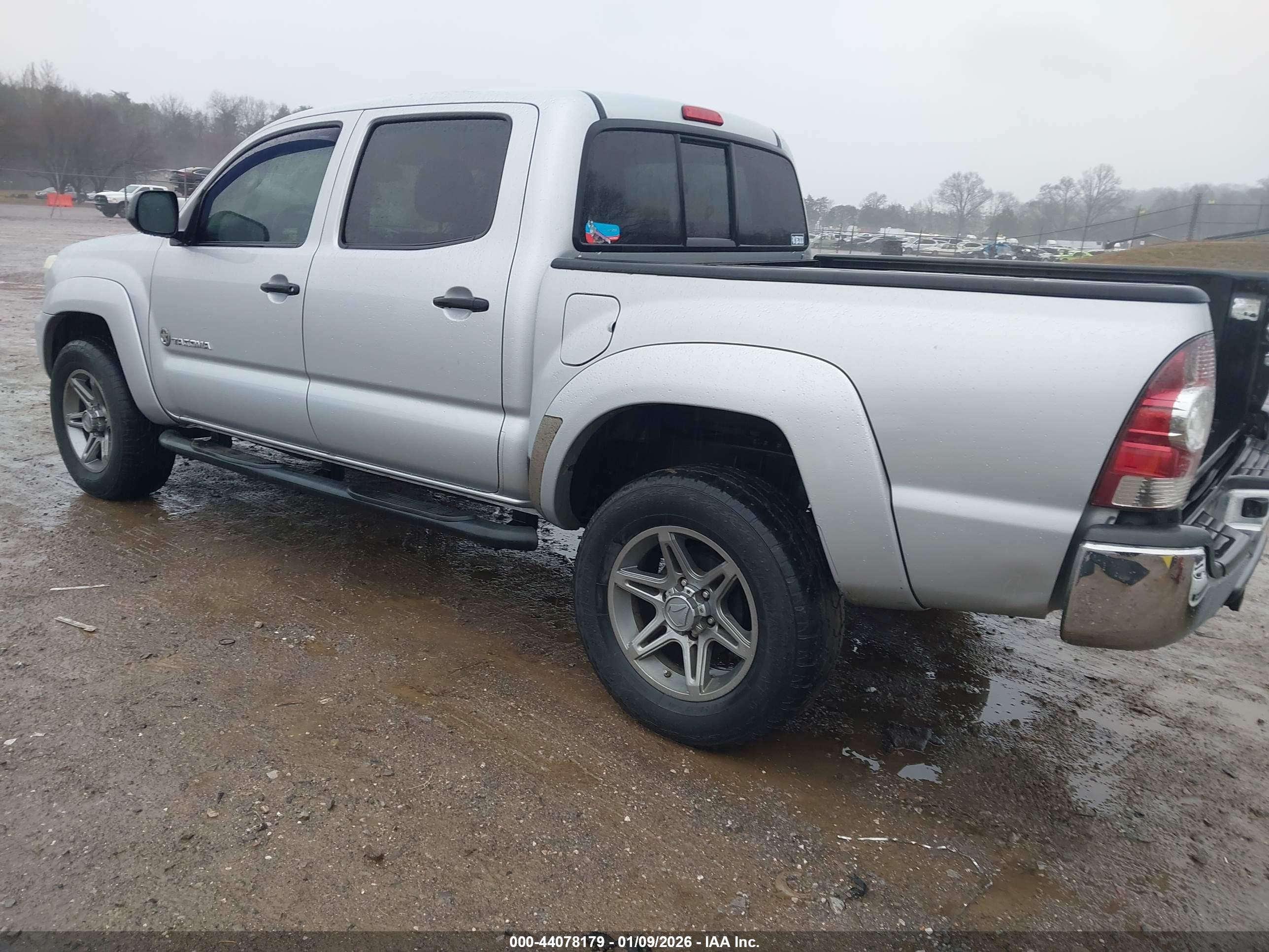 TOYOTA TACOMA image 3