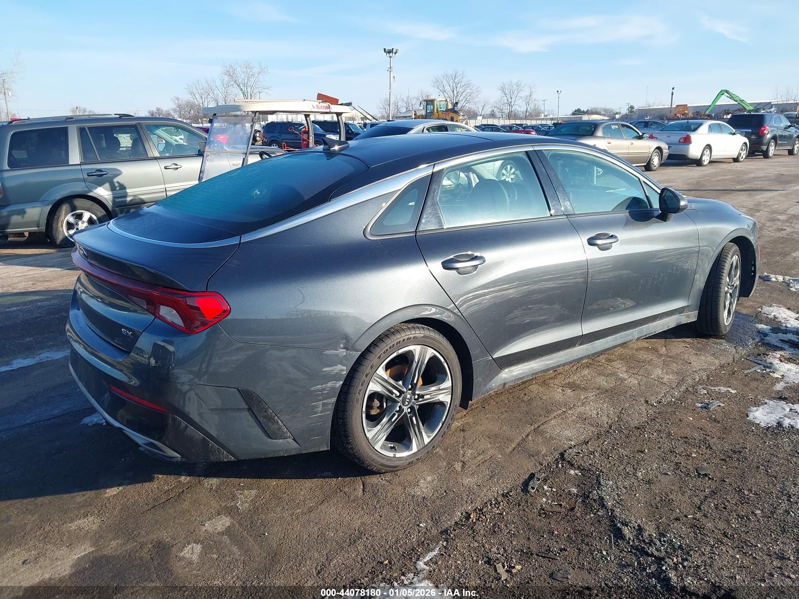 KIA K5 image 4