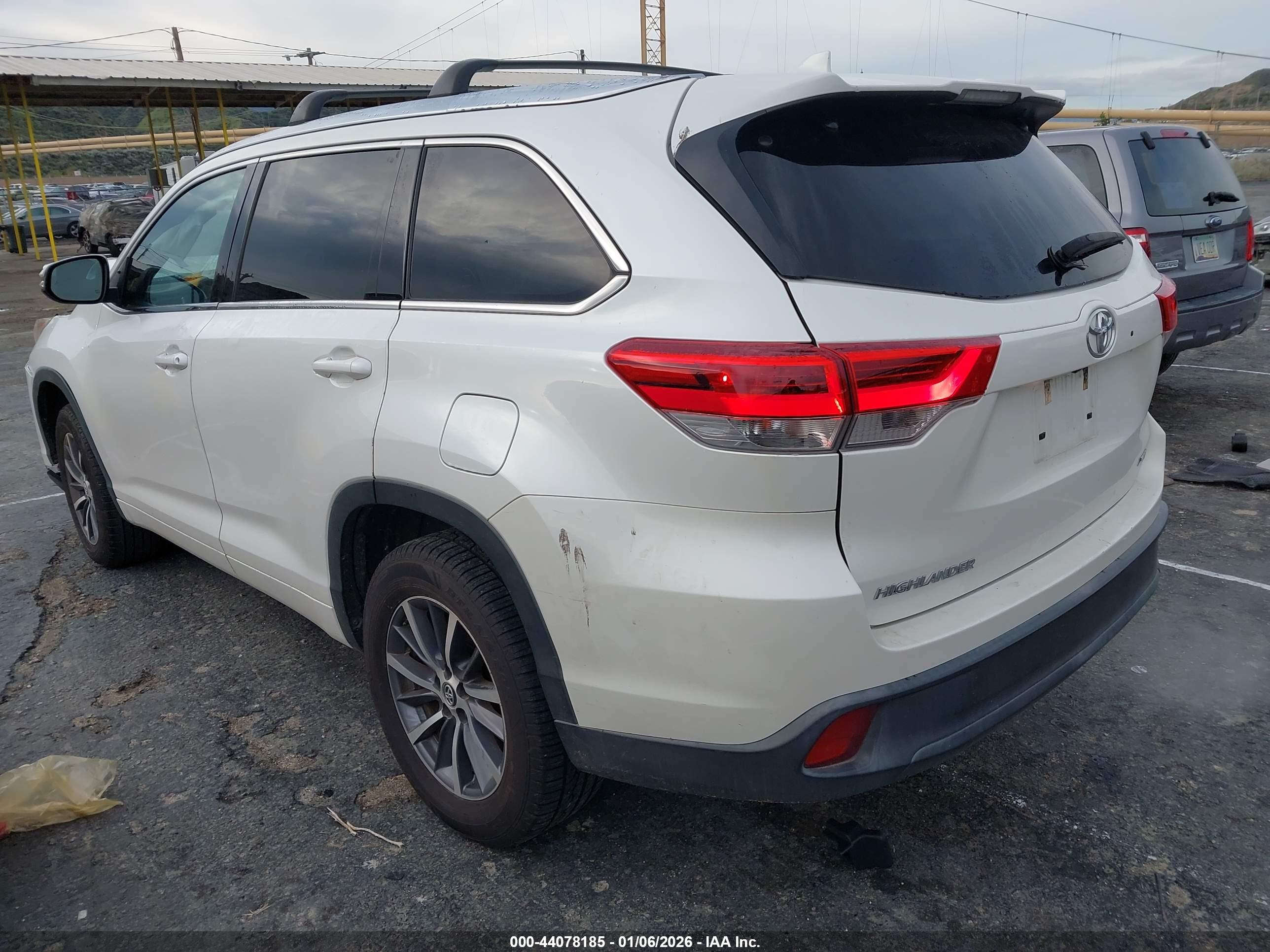 TOYOTA HIGHLANDER image 3