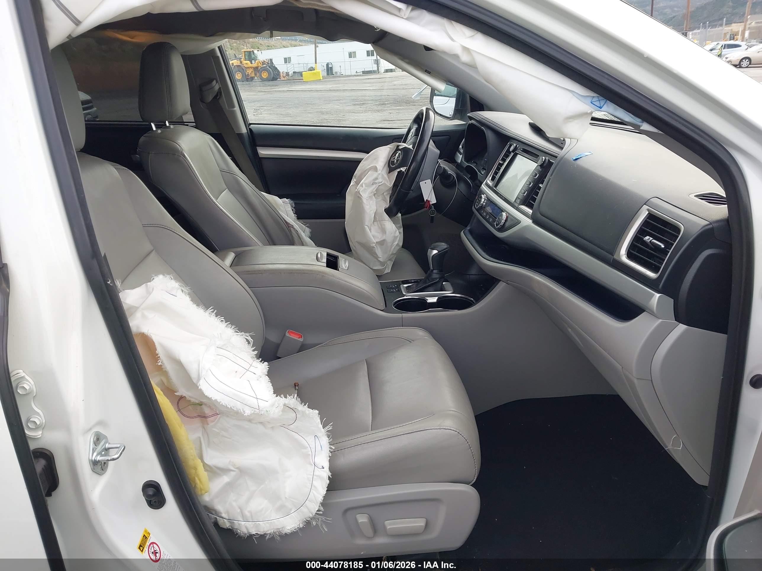 TOYOTA HIGHLANDER image 5