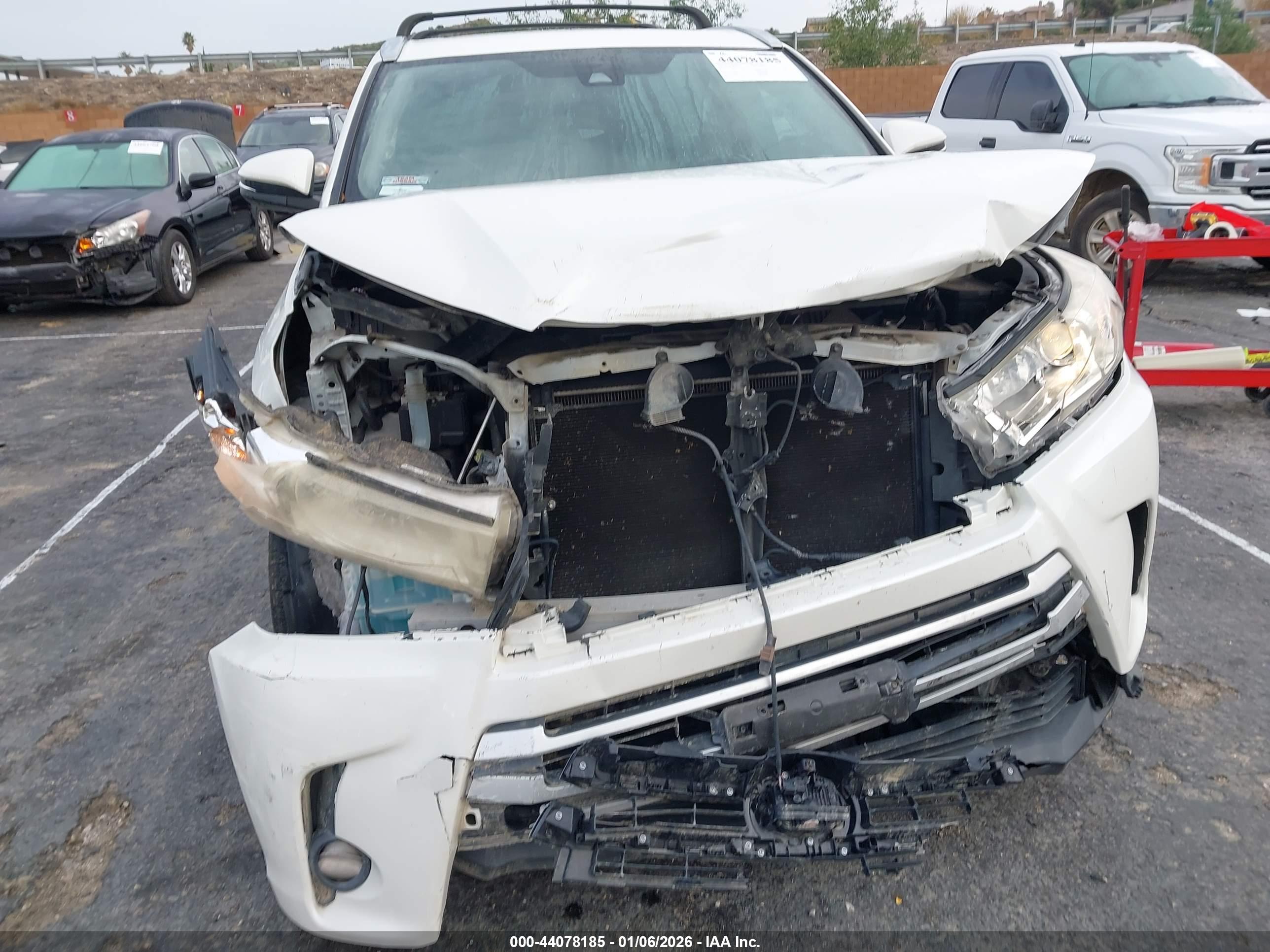 TOYOTA HIGHLANDER image 6