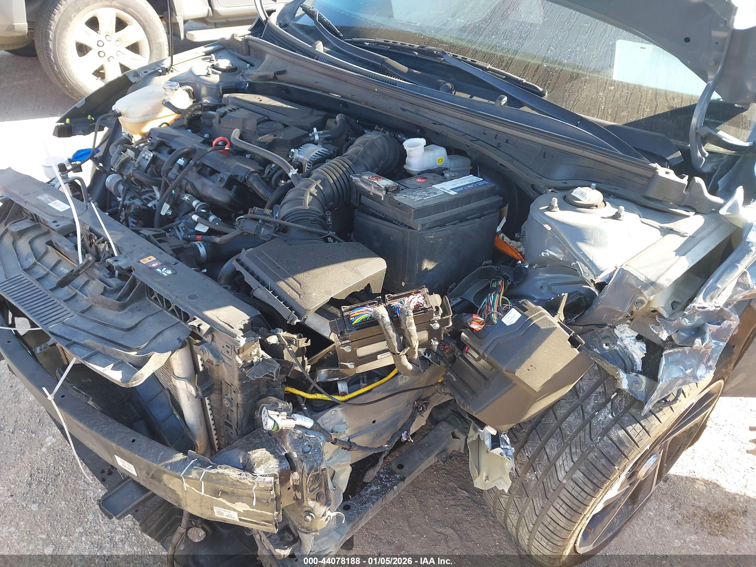 HYUNDAI ELANTRA image 6
