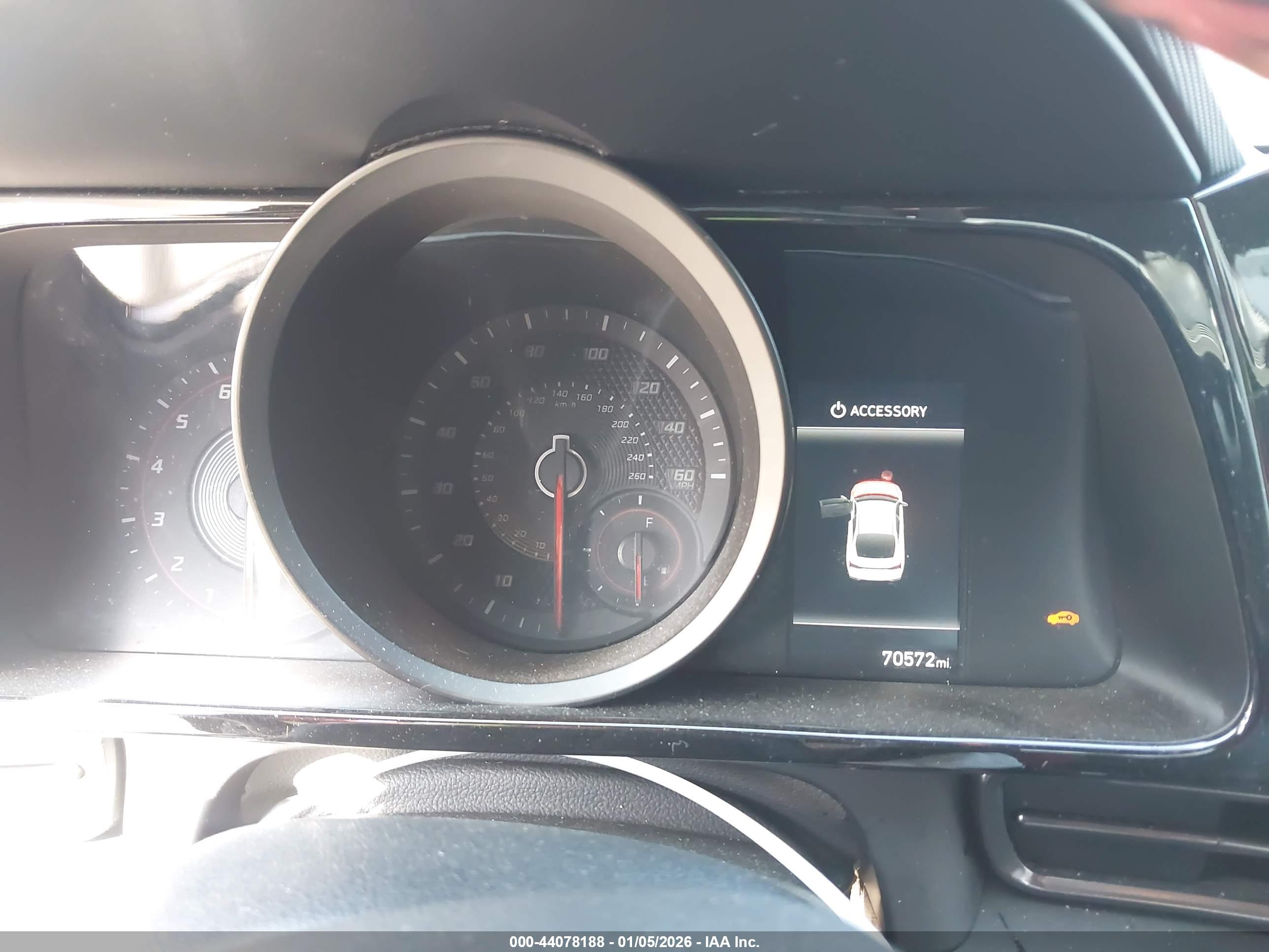 HYUNDAI ELANTRA image 7