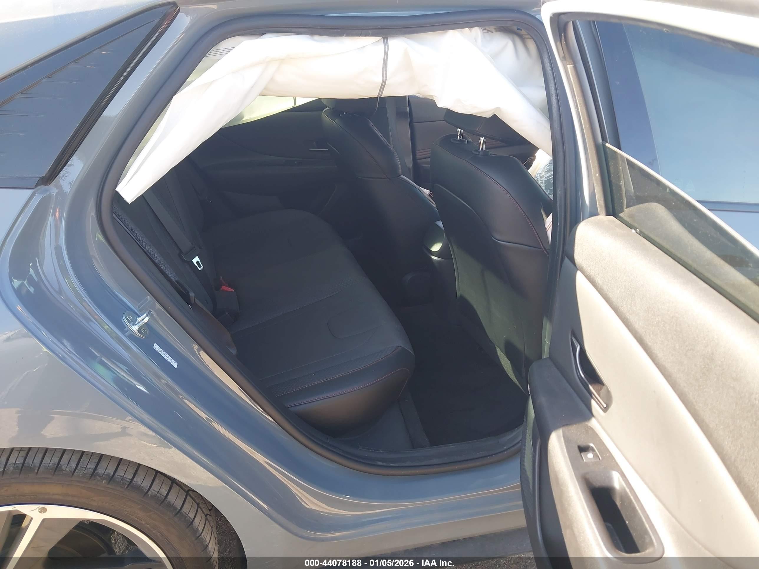 HYUNDAI ELANTRA image 8