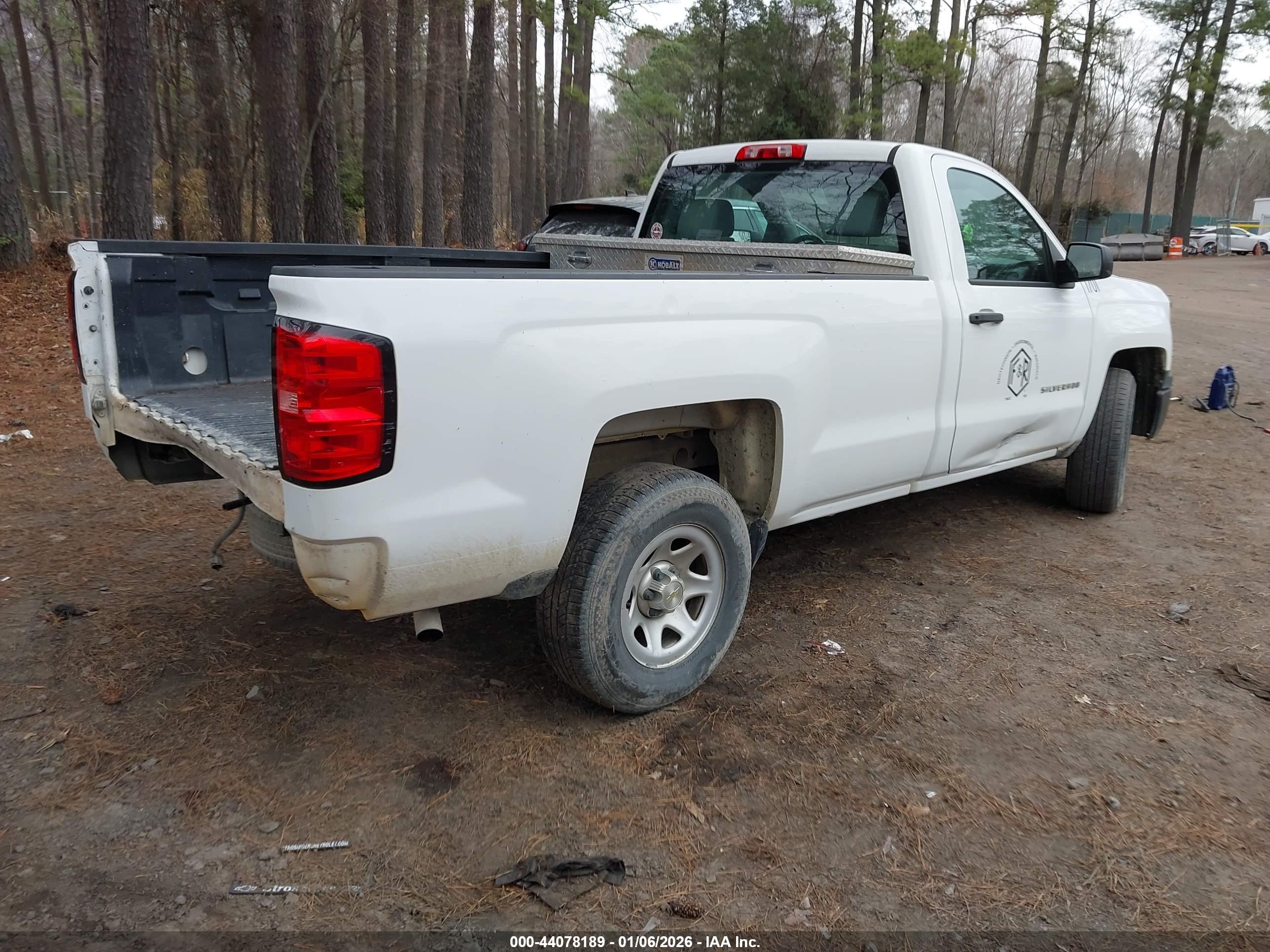CHEVROLET SILVERADO image 4