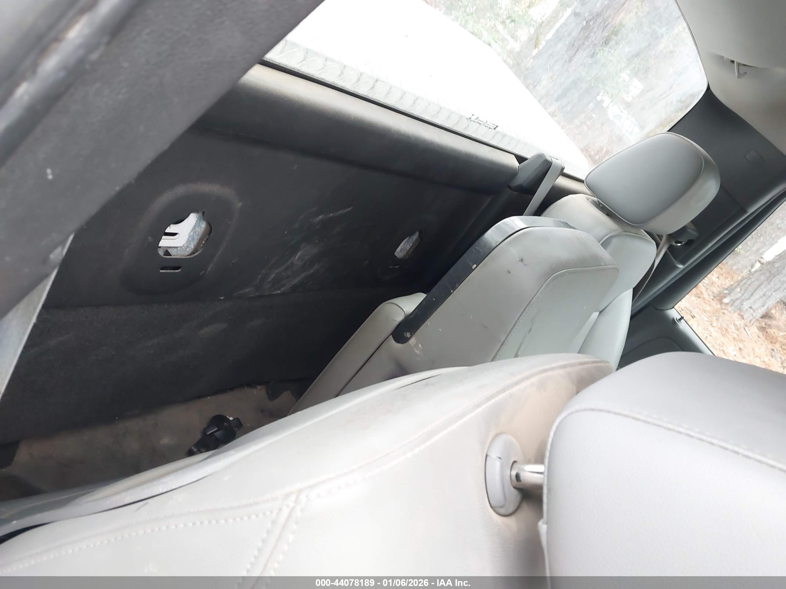 CHEVROLET SILVERADO image 8