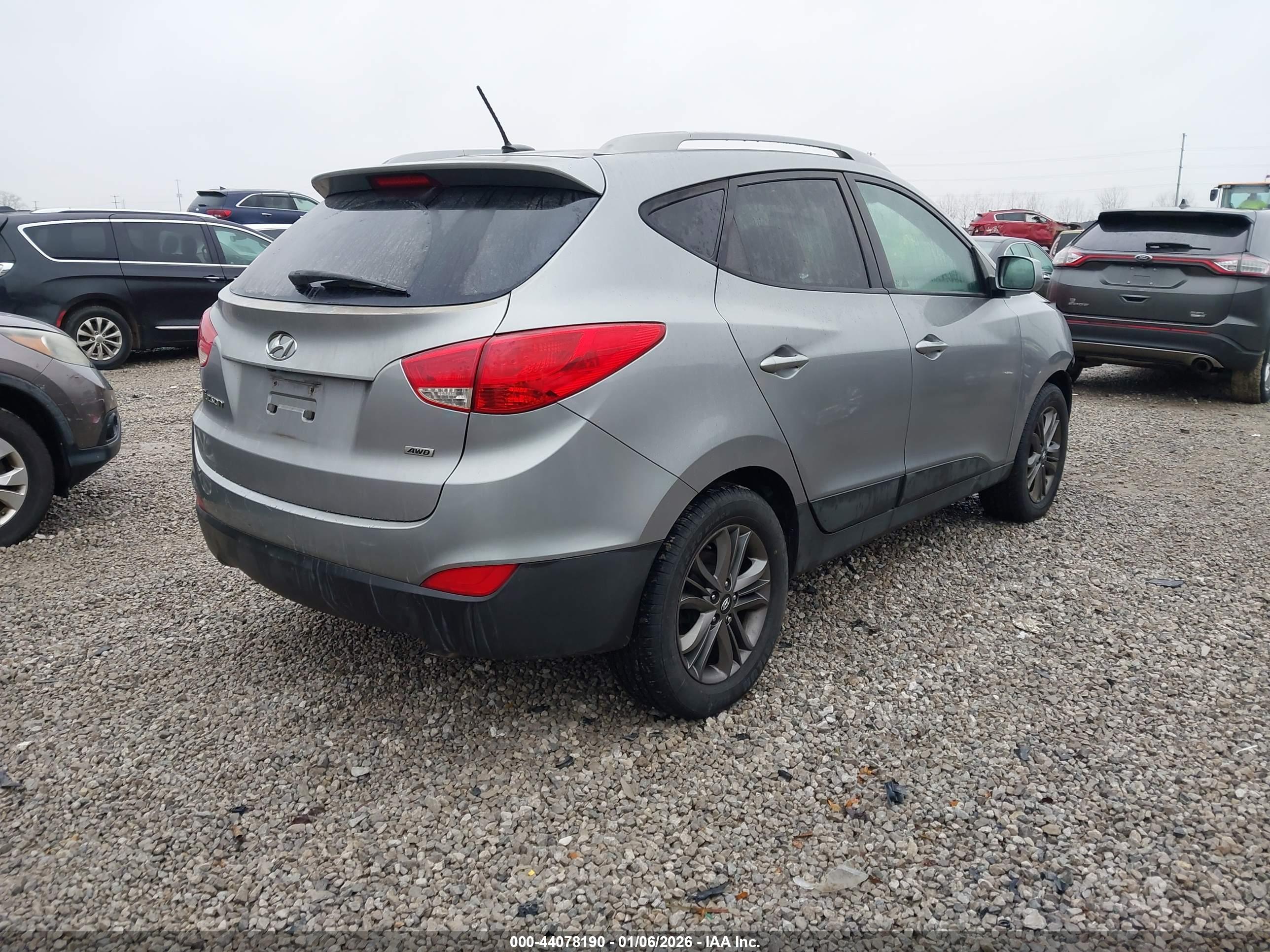 HYUNDAI TUCSON image 4