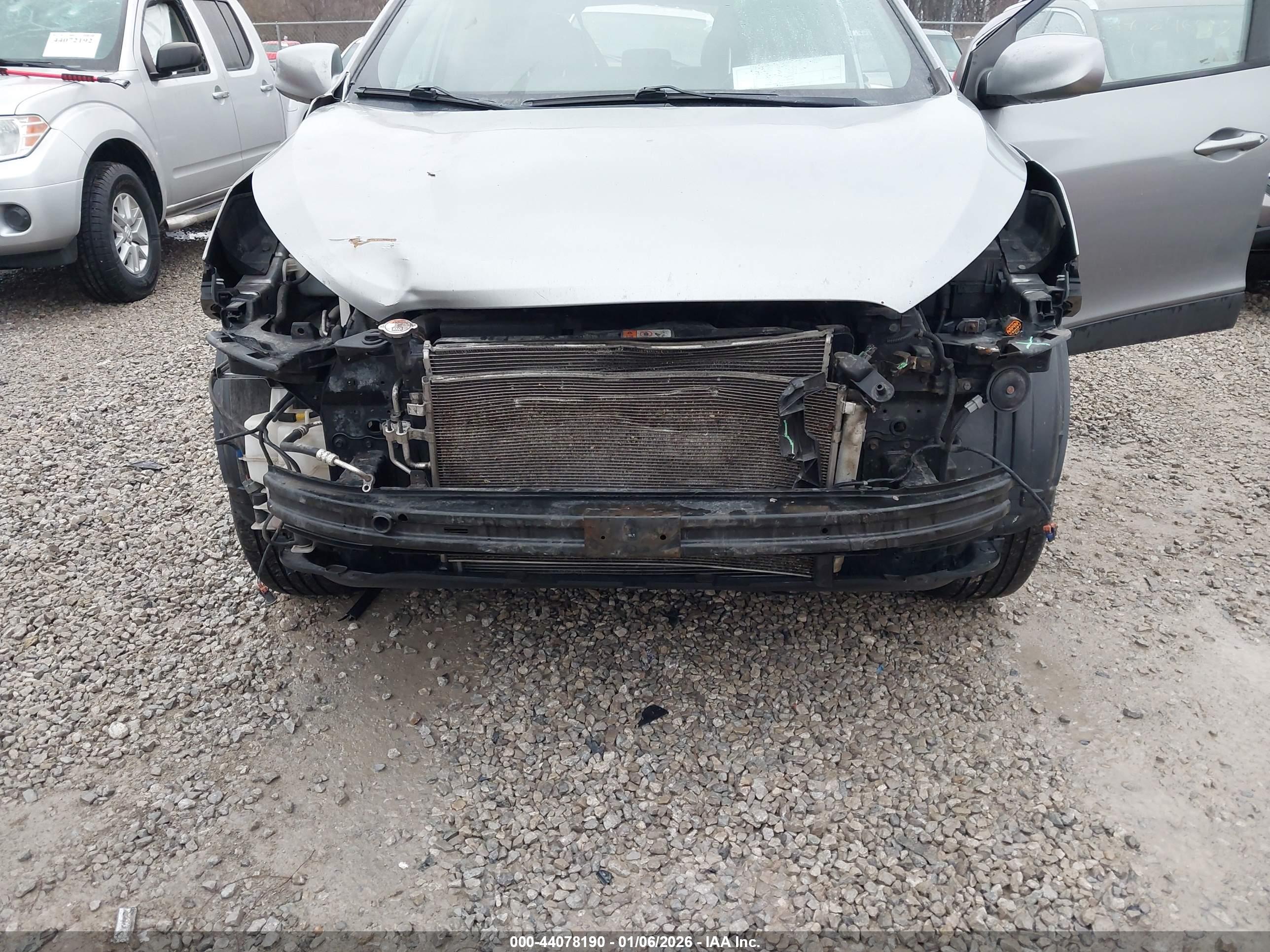 HYUNDAI TUCSON image 6