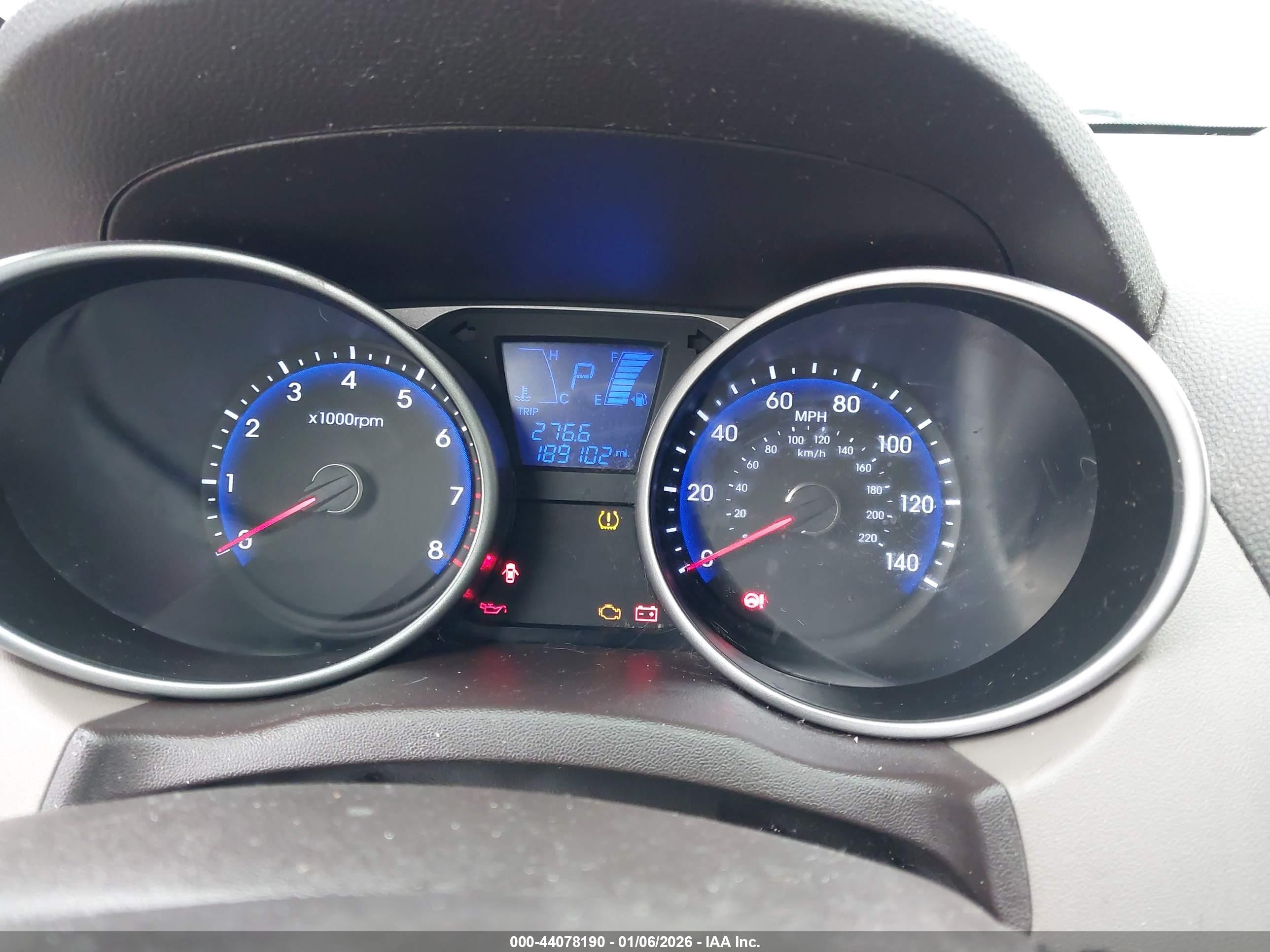 HYUNDAI TUCSON image 7