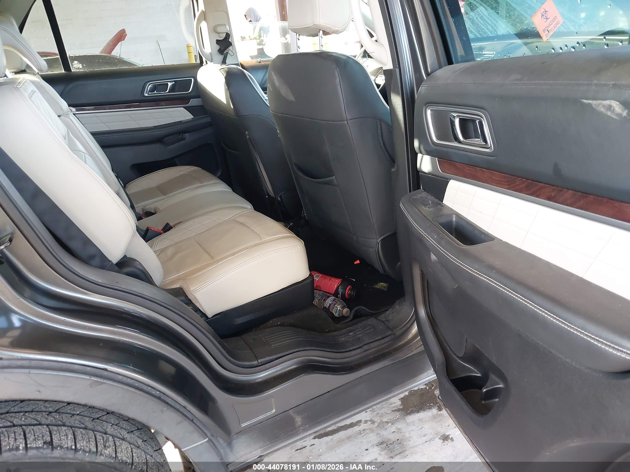 FORD EXPLORER image 8