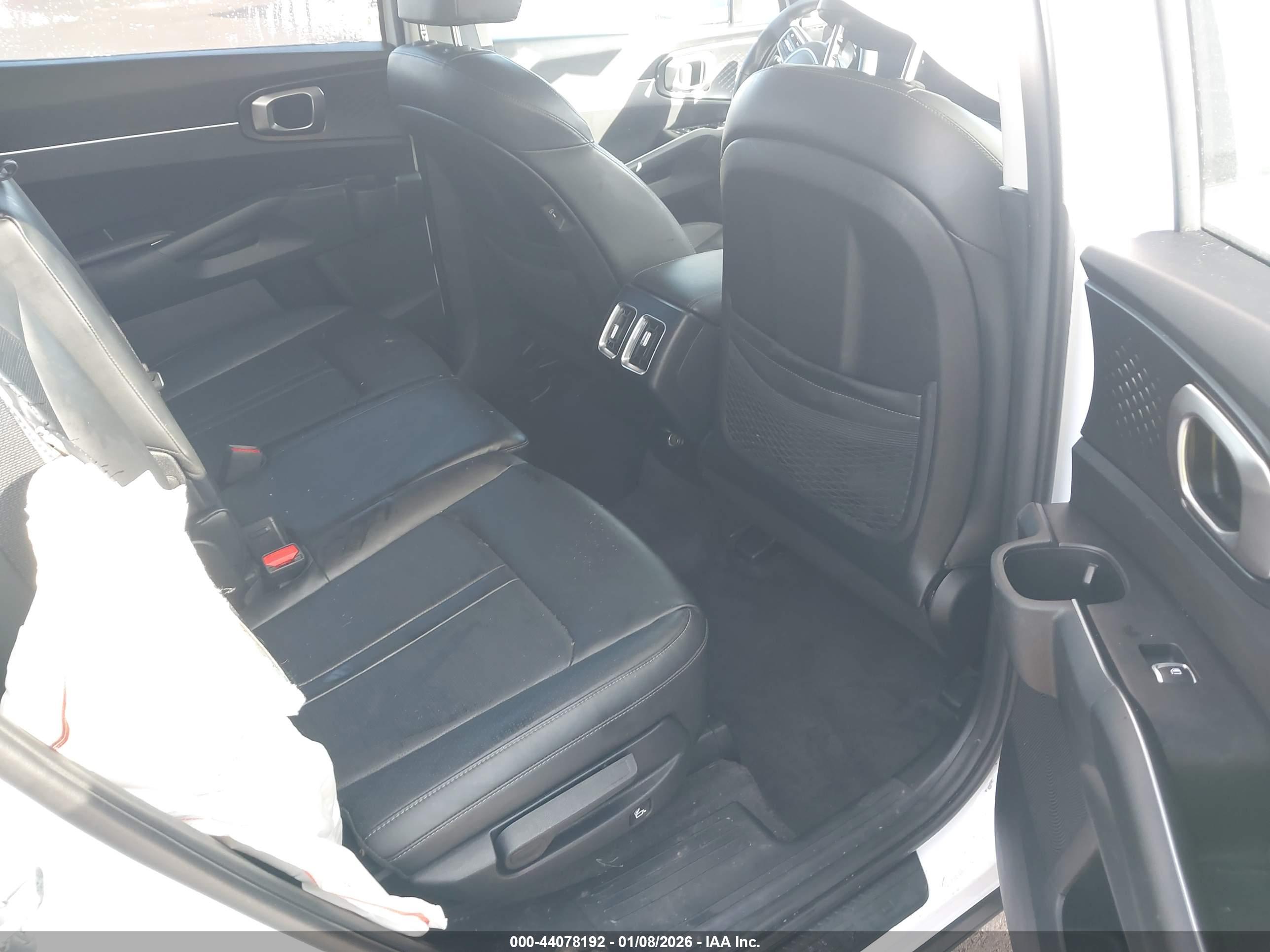 KIA SORENTO image 8