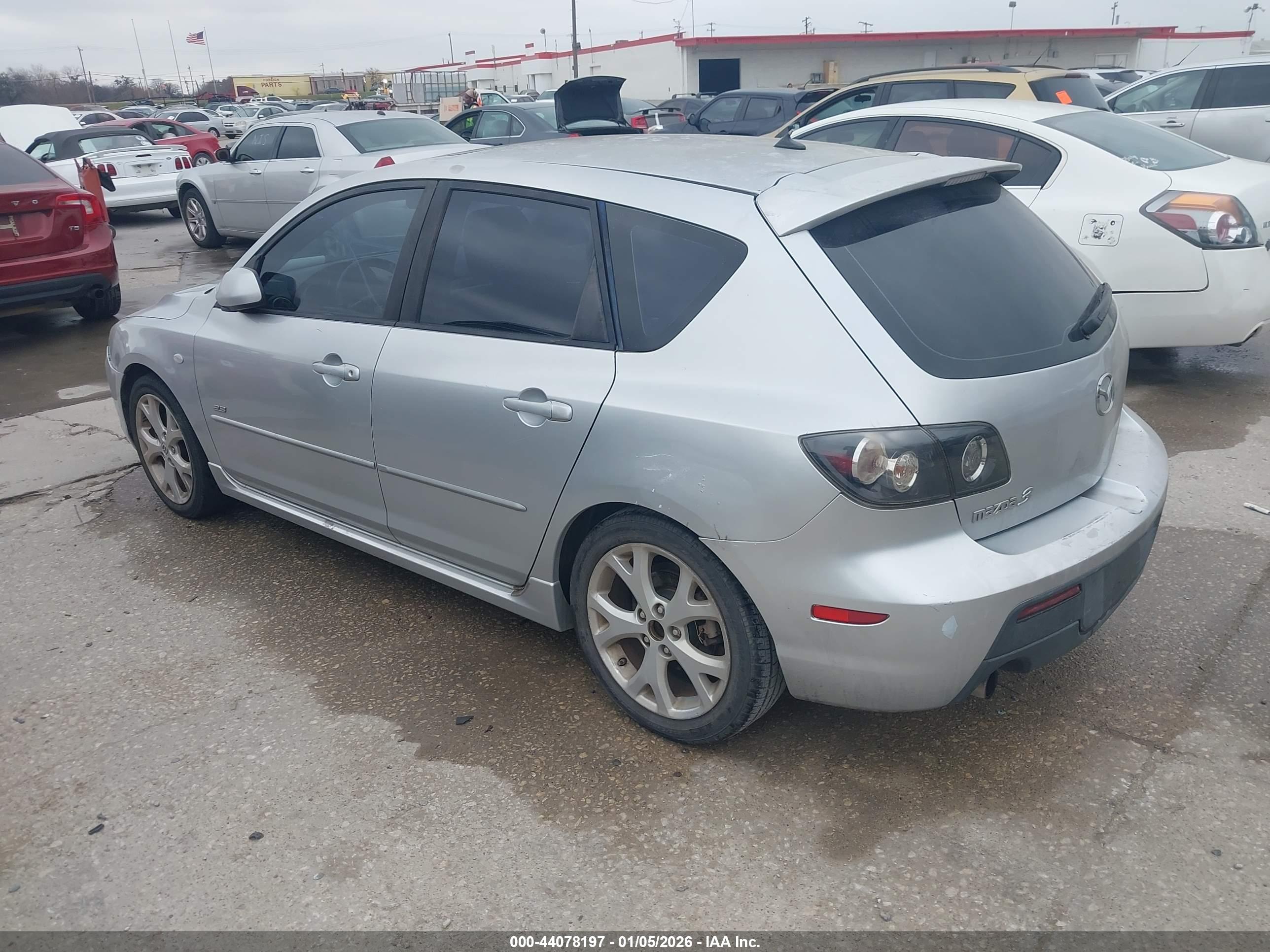 MAZDA MAZDA3 image 3