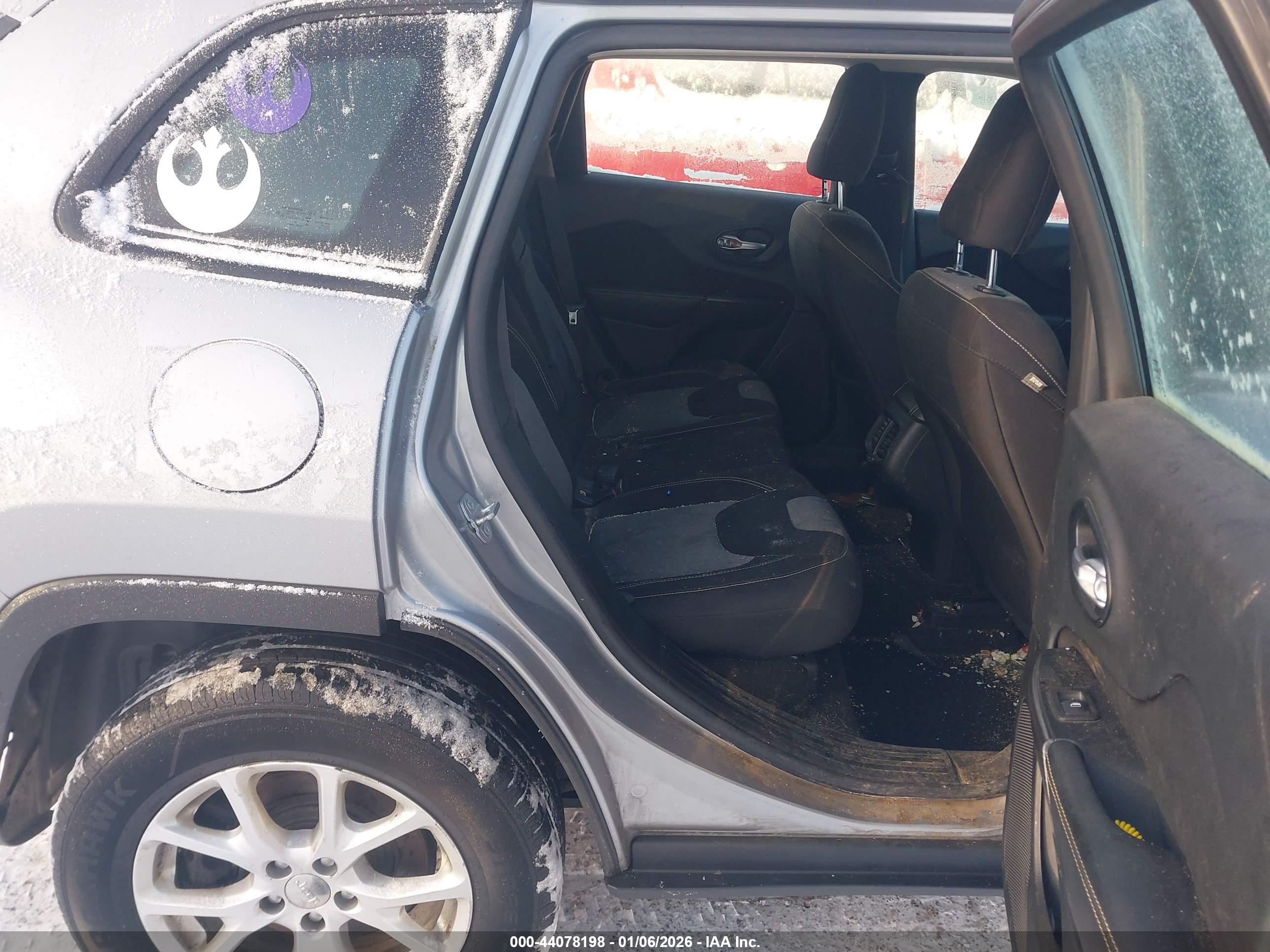 JEEP CHEROKEE image 8