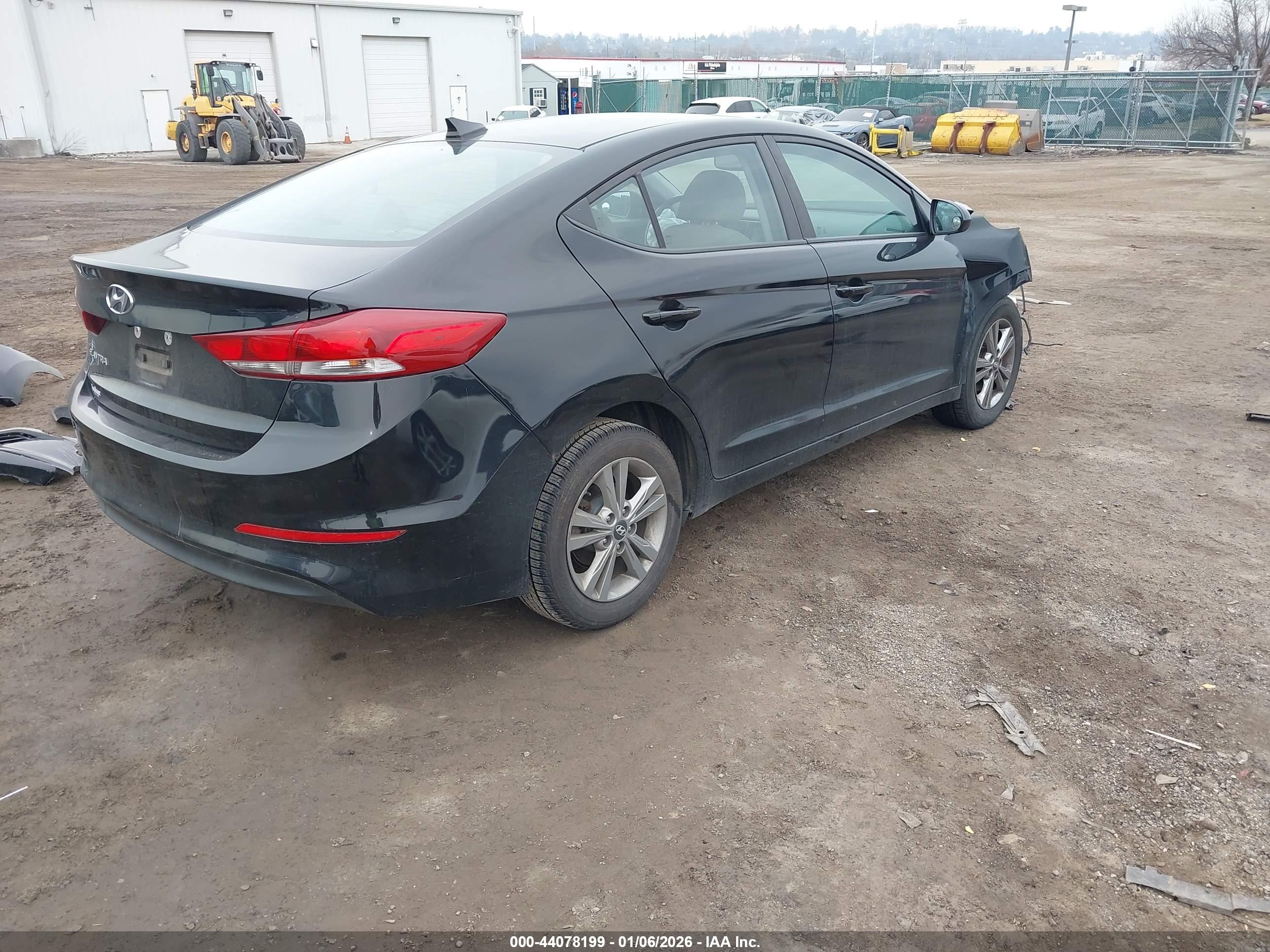 HYUNDAI ELANTRA image 4