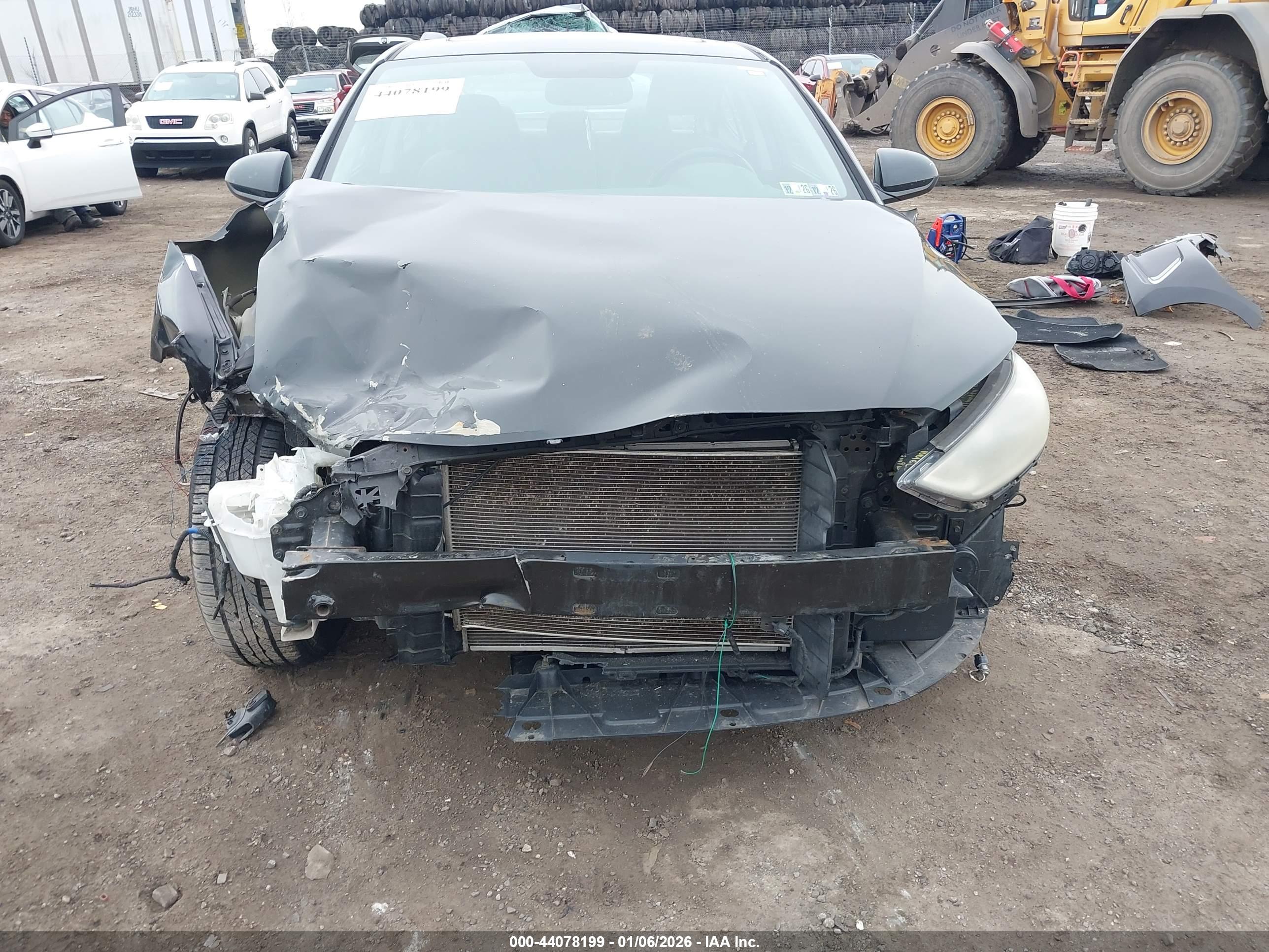 HYUNDAI ELANTRA image 6