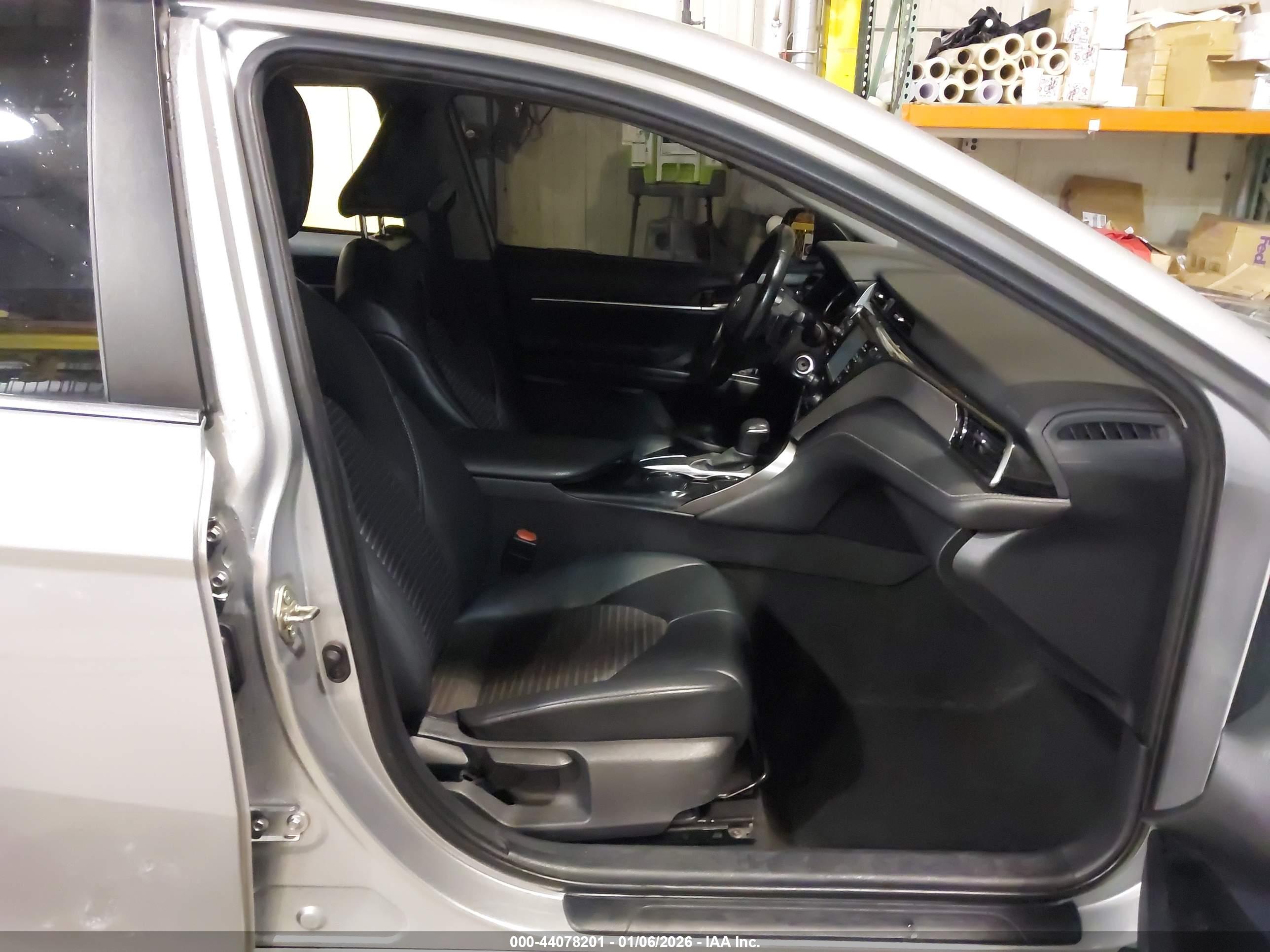 TOYOTA CAMRY image 5