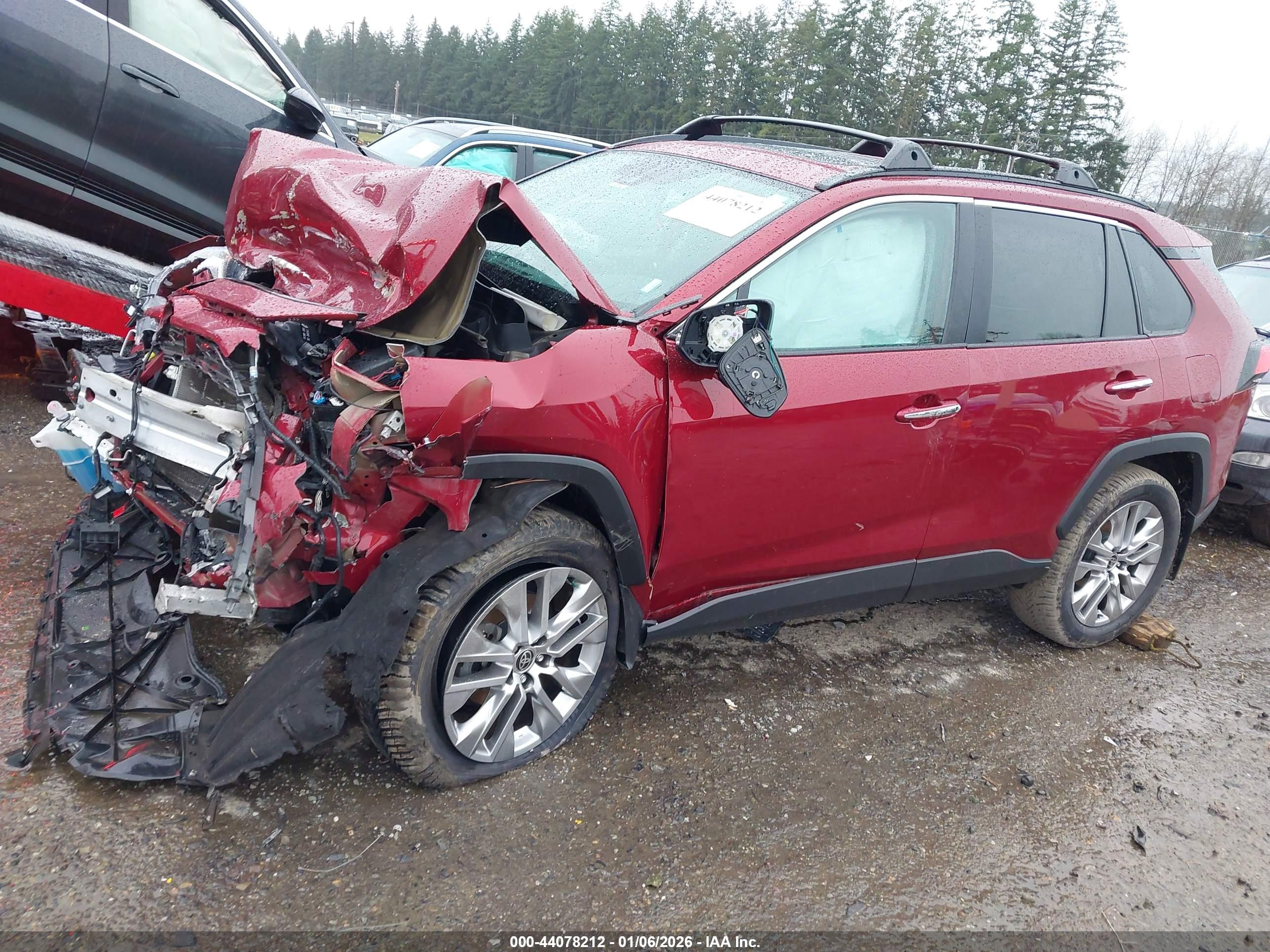 TOYOTA RAV4 image 2
