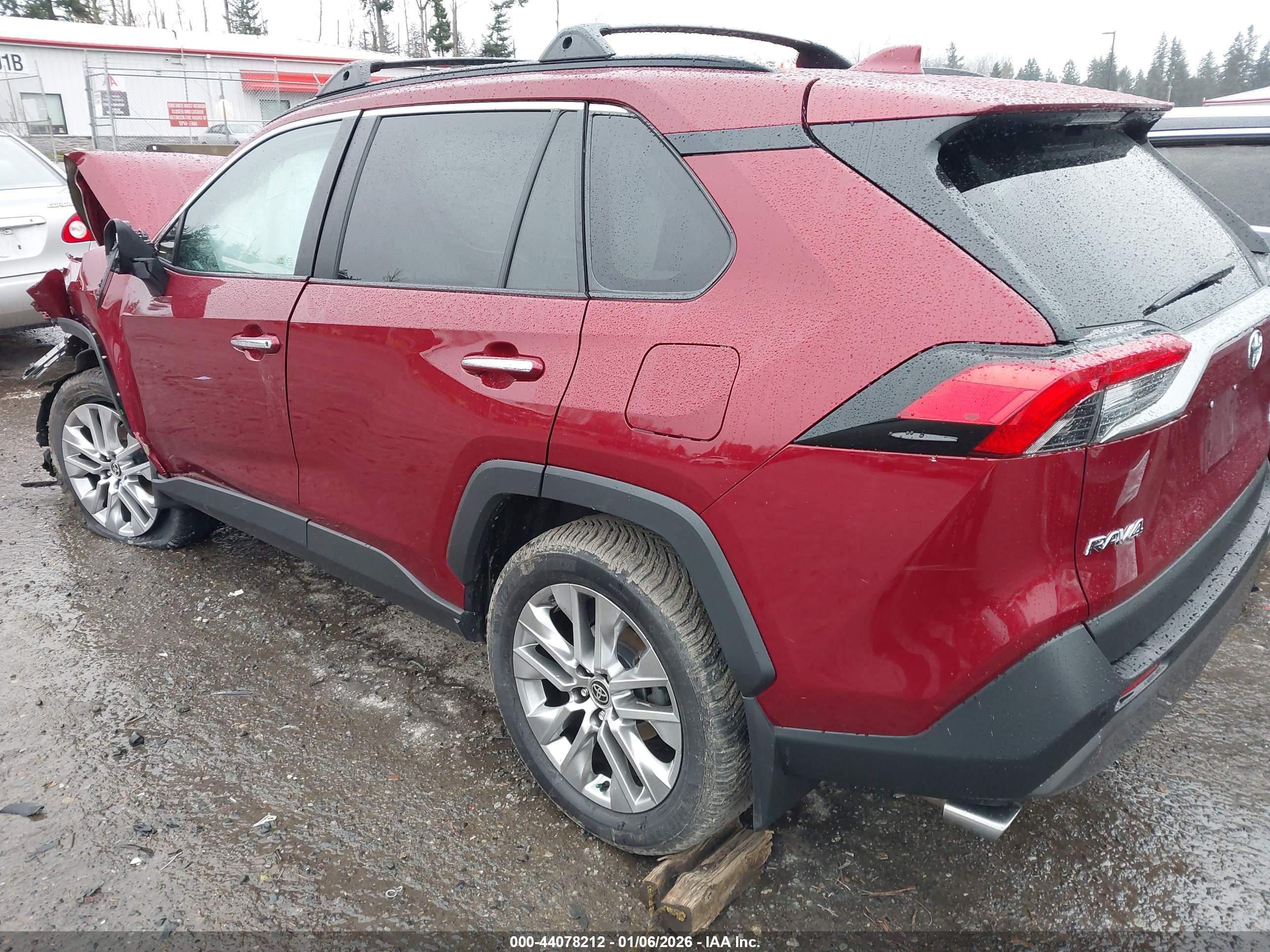 TOYOTA RAV4 image 3