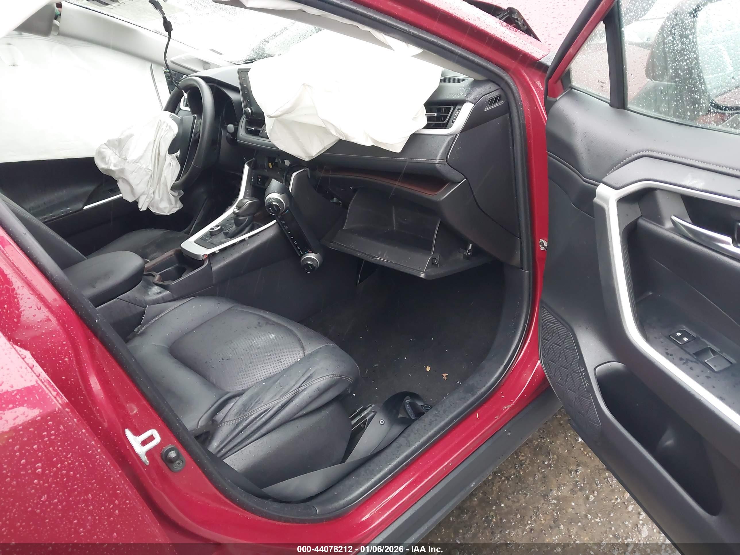 TOYOTA RAV4 image 5