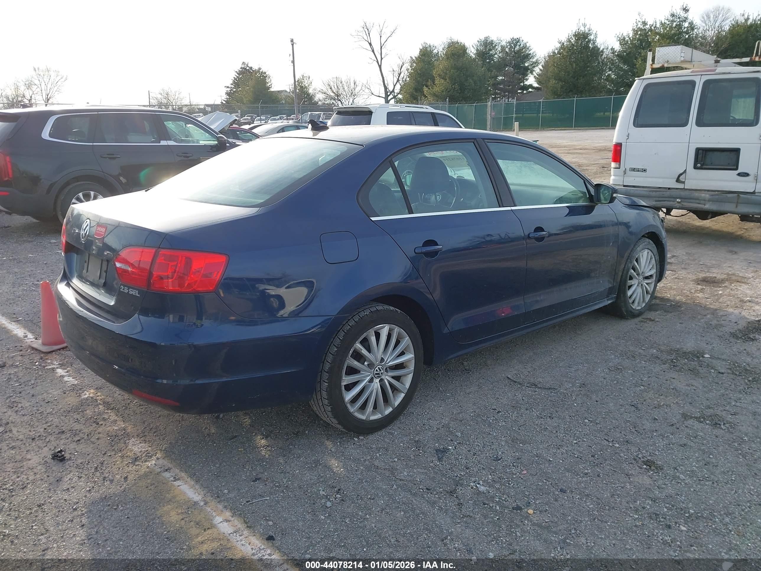 VOLKSWAGEN JETTA image 4