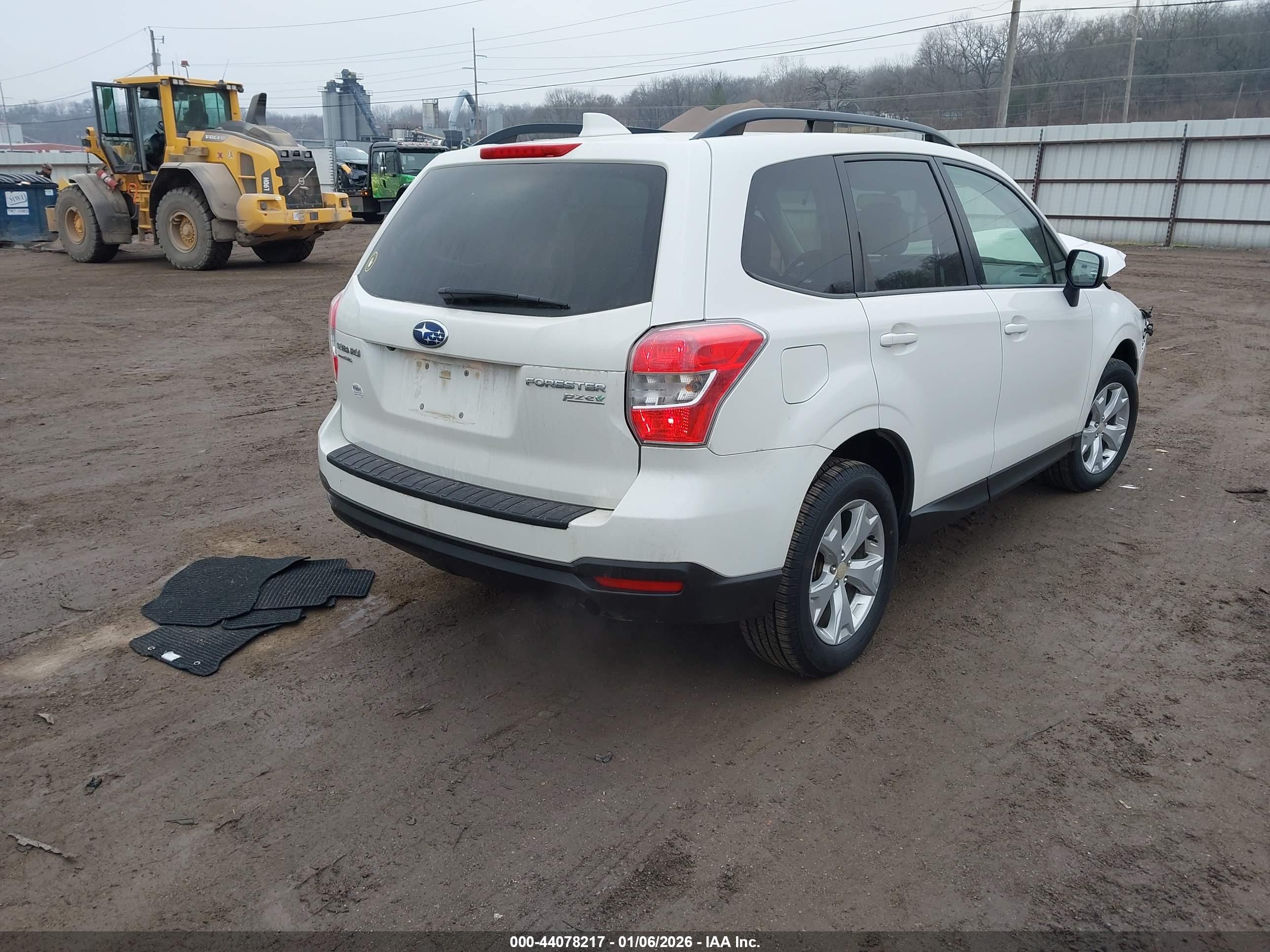SUBARU FORESTER image 4