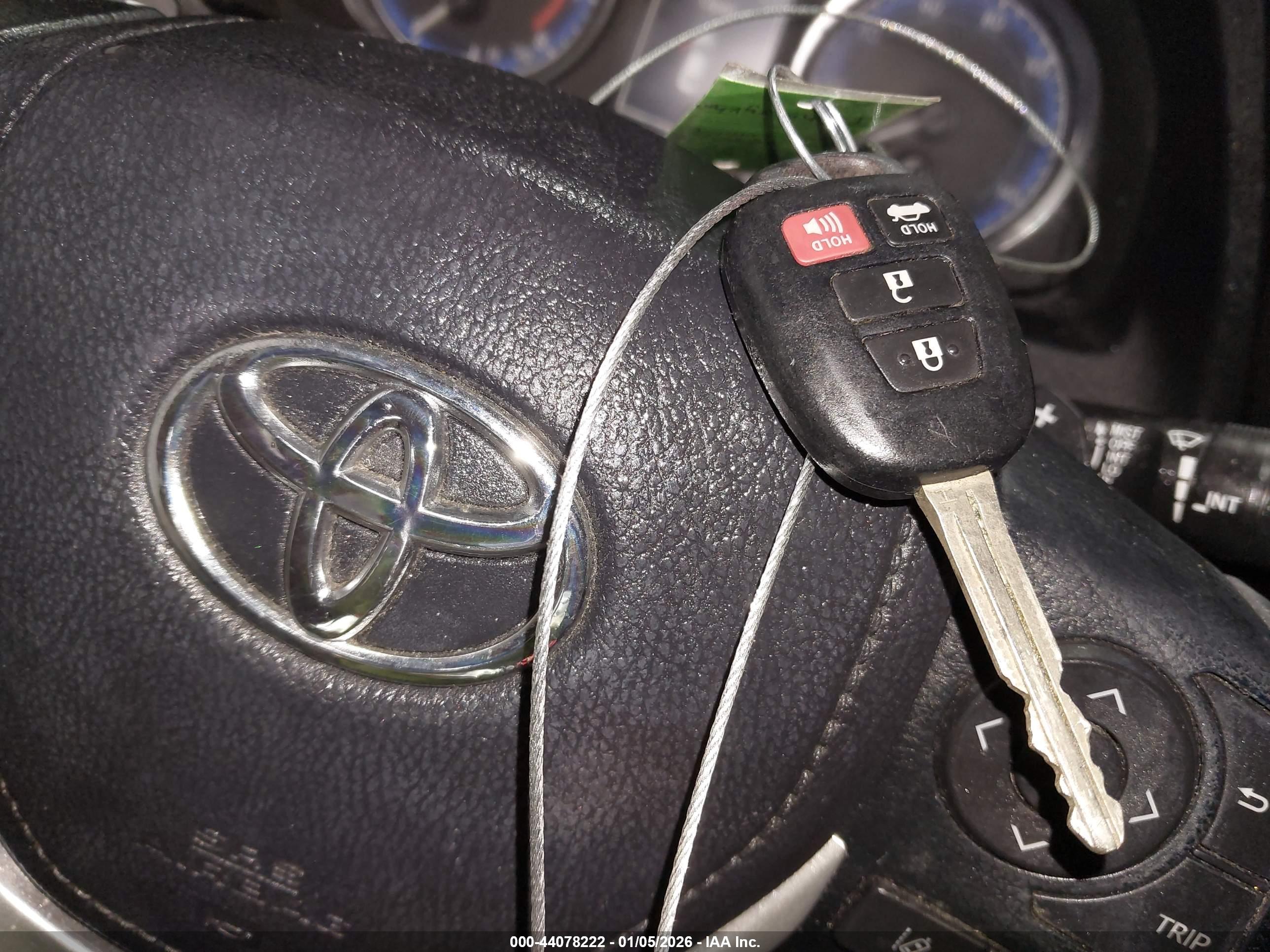 TOYOTA COROLLA image 11