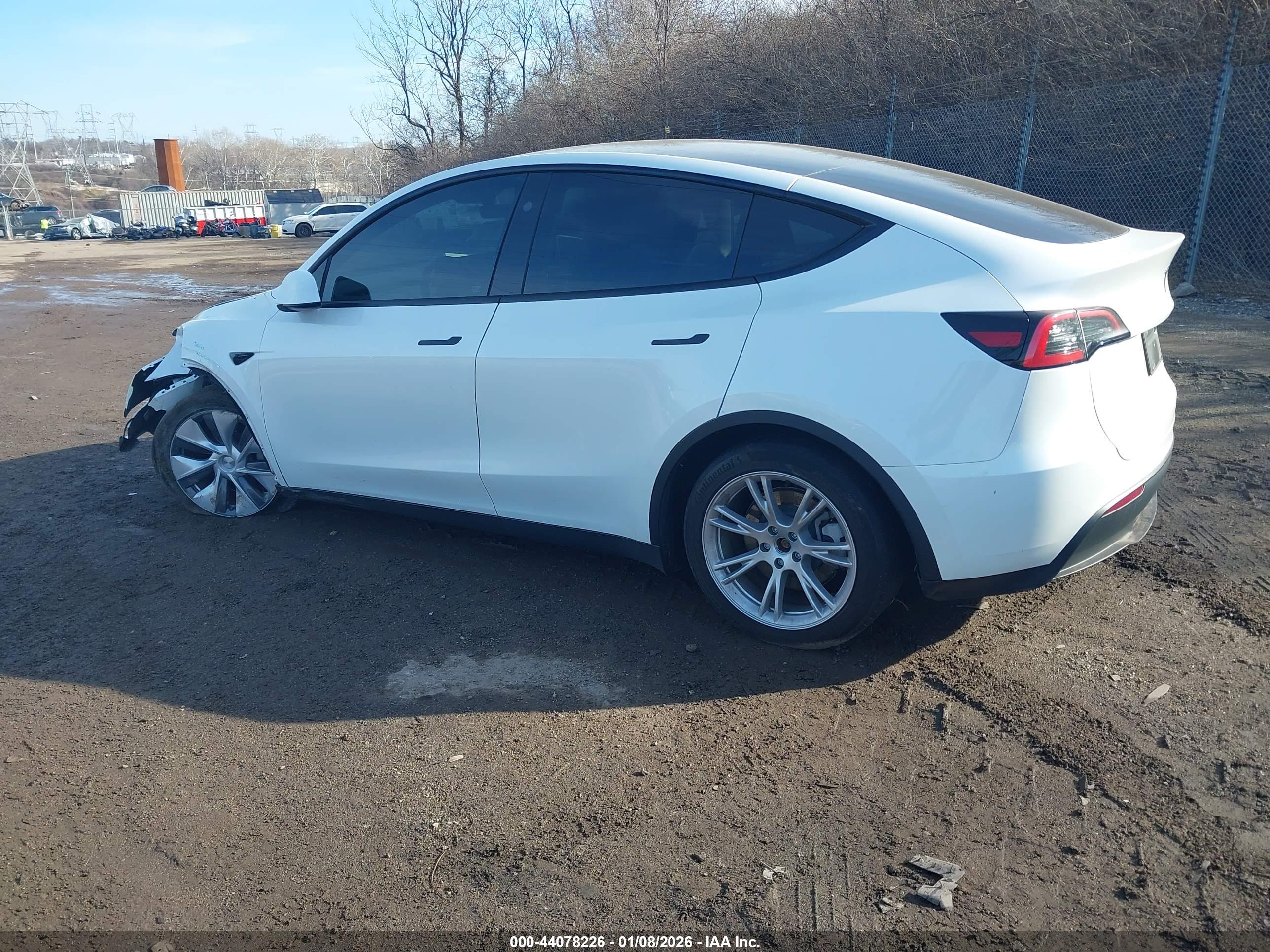 TESLA MODEL image 3