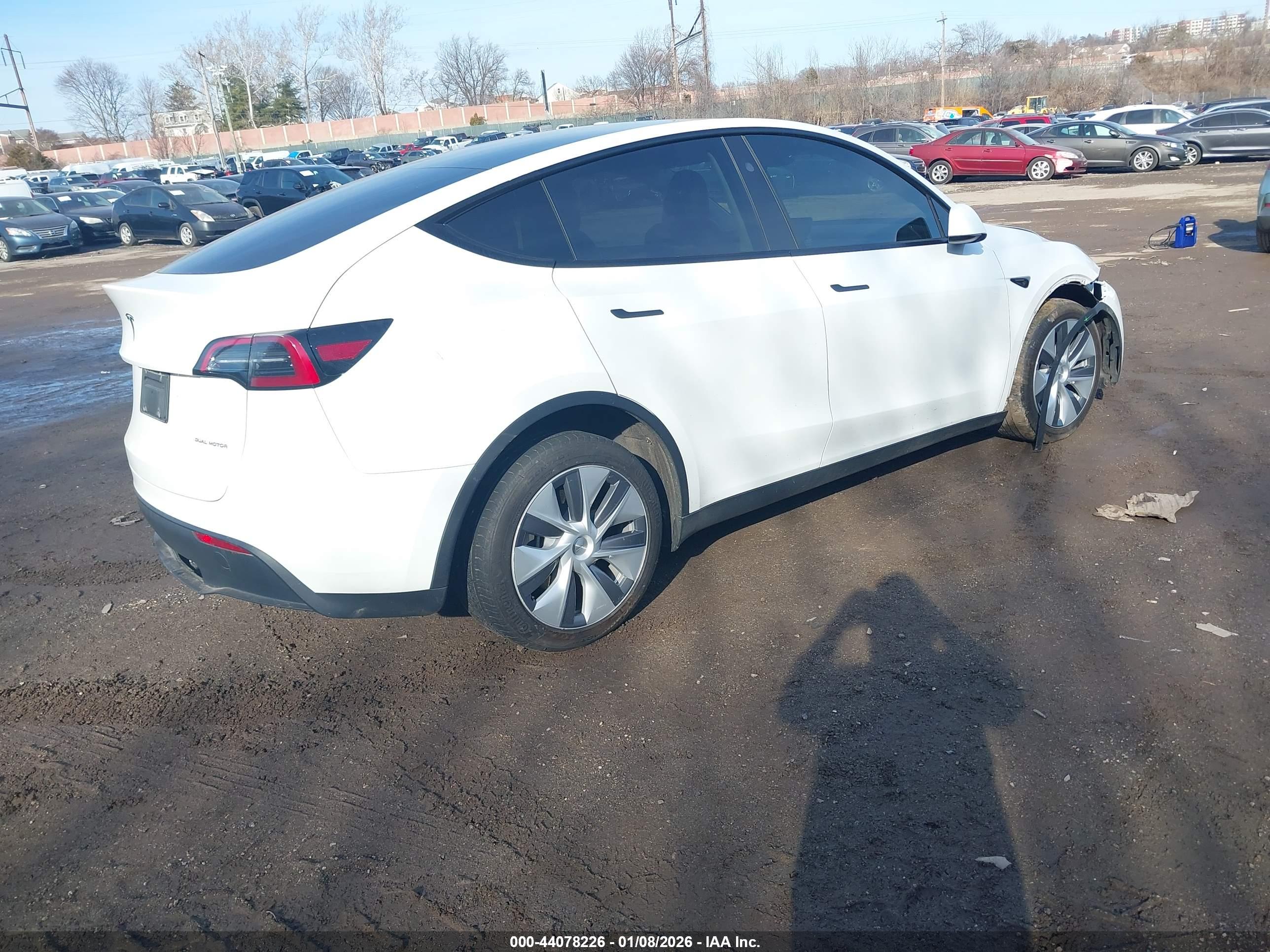 TESLA MODEL image 4