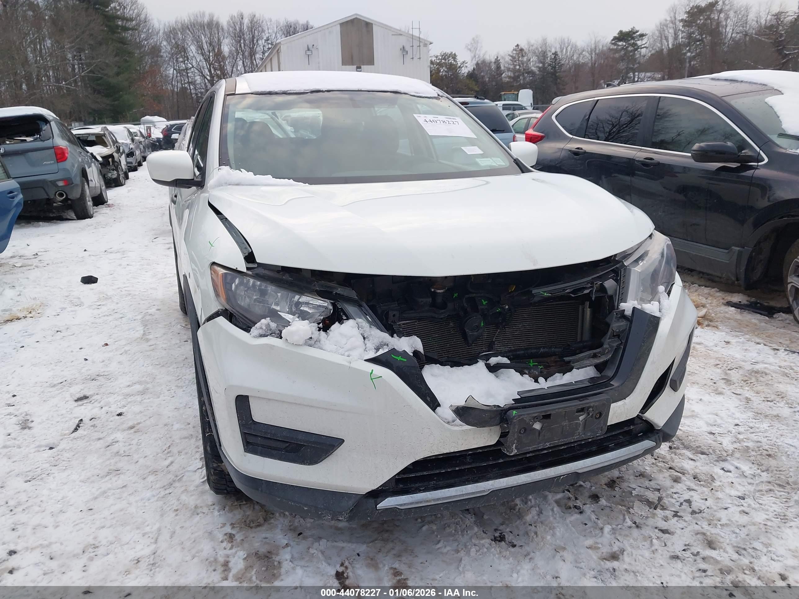 NISSAN ROGUE image 6