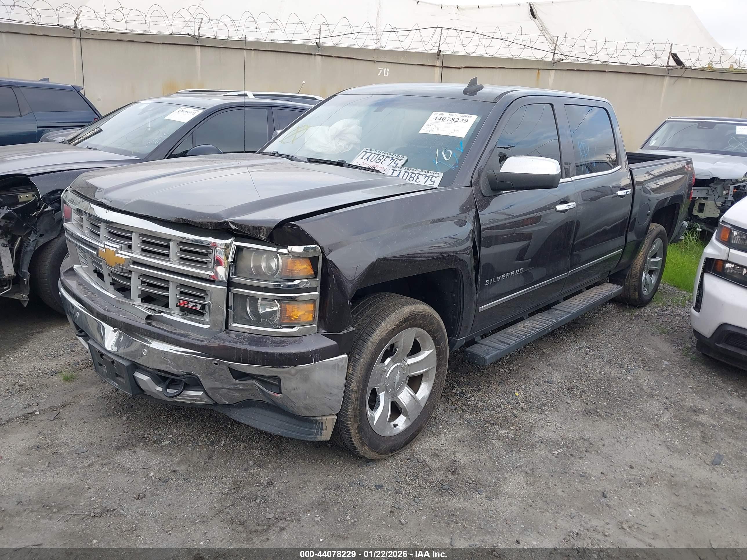 CHEVROLET SILVERADO image 2