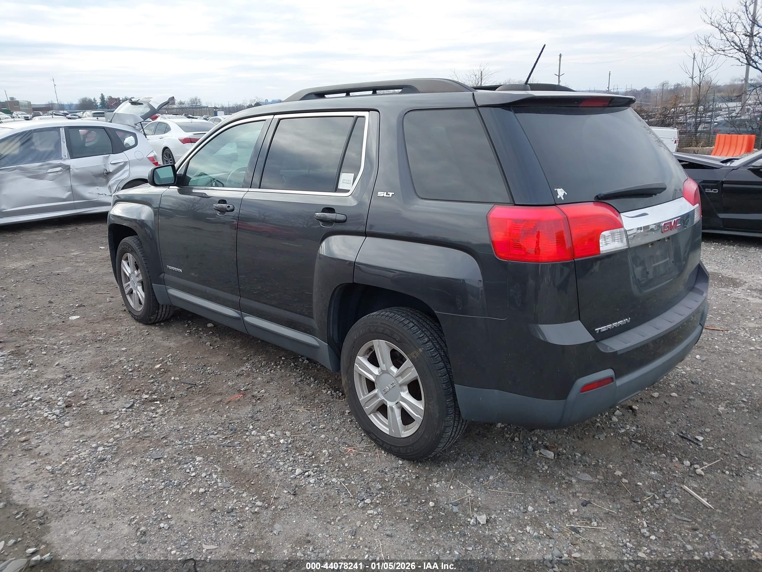 GMC TERRAIN image 3