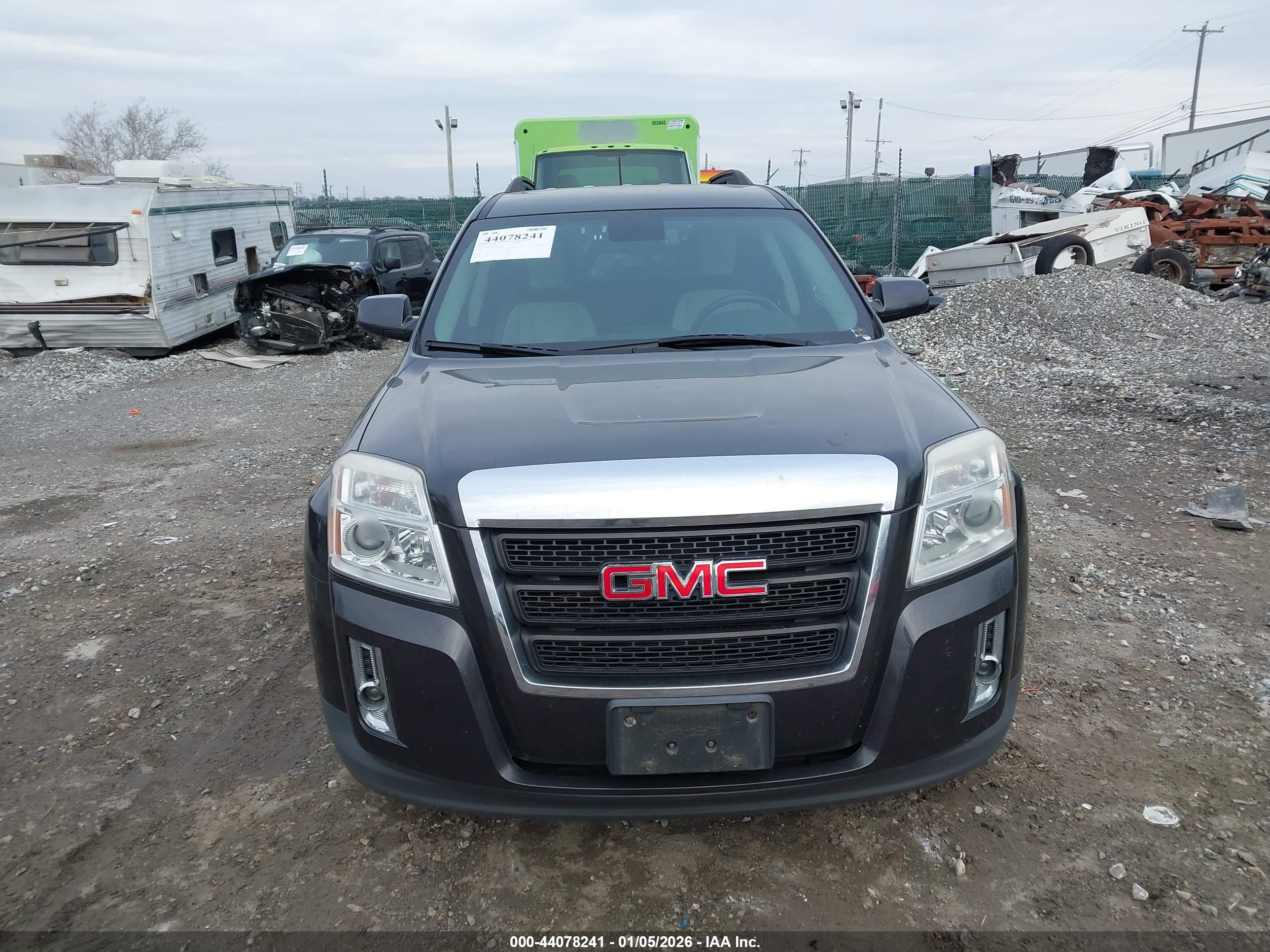 GMC TERRAIN image 6