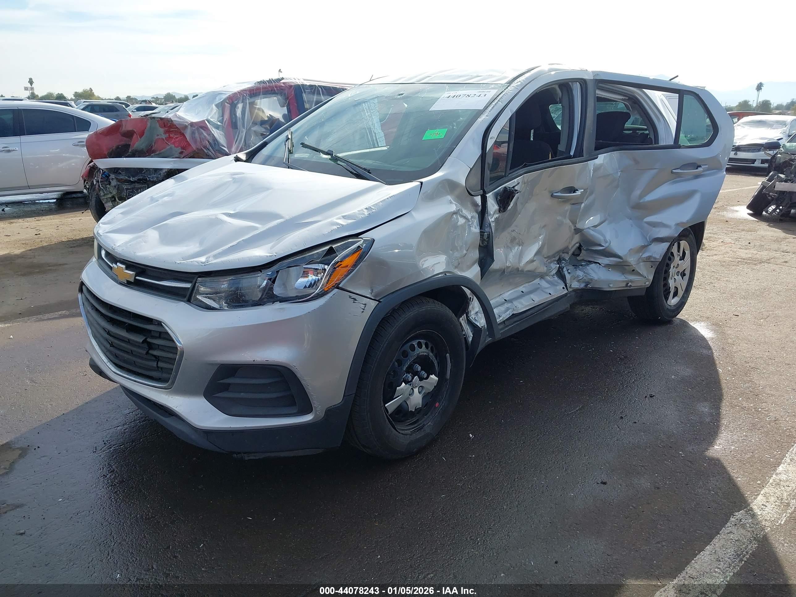 CHEVROLET TRAX image 2