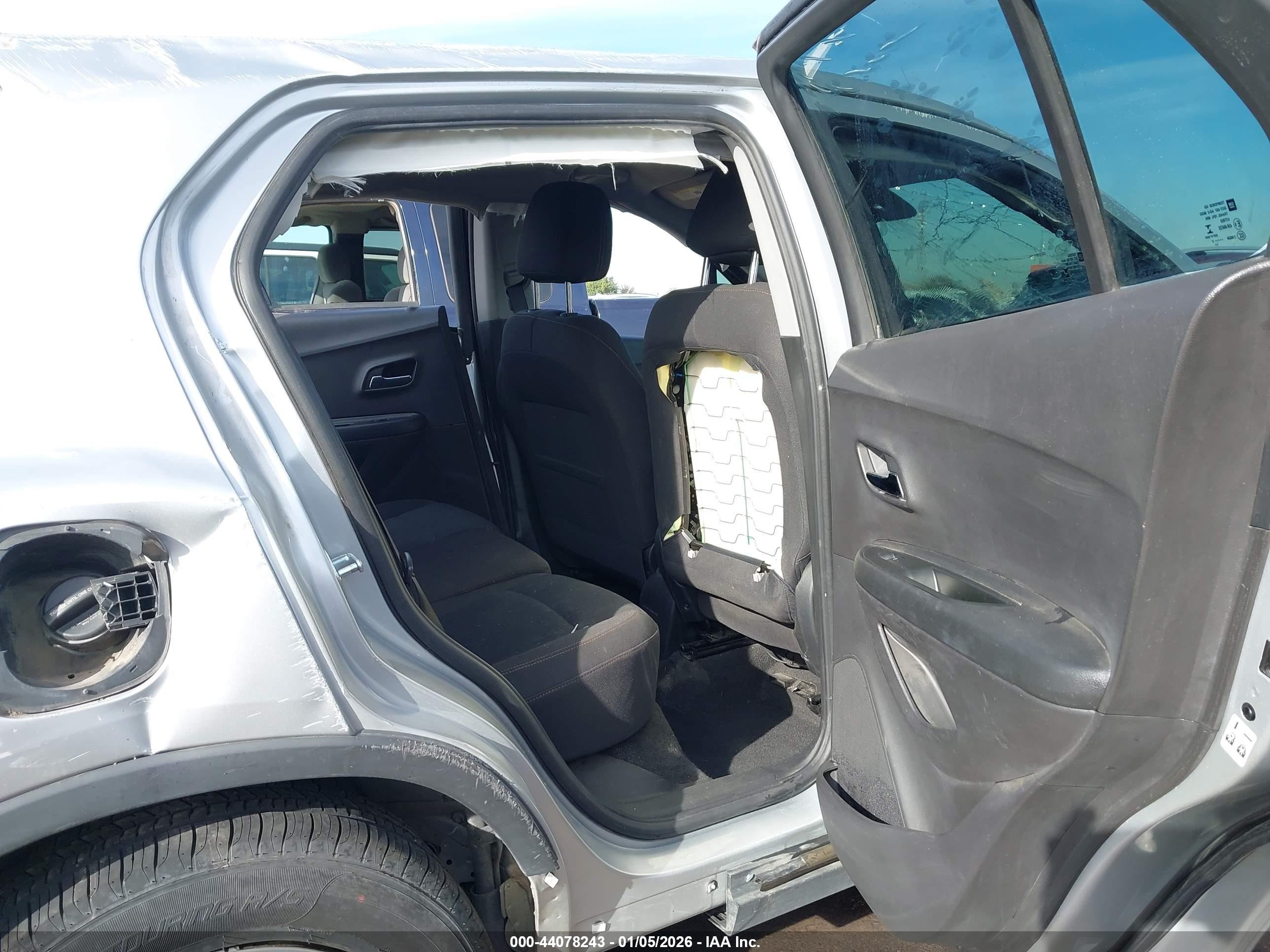 CHEVROLET TRAX image 8
