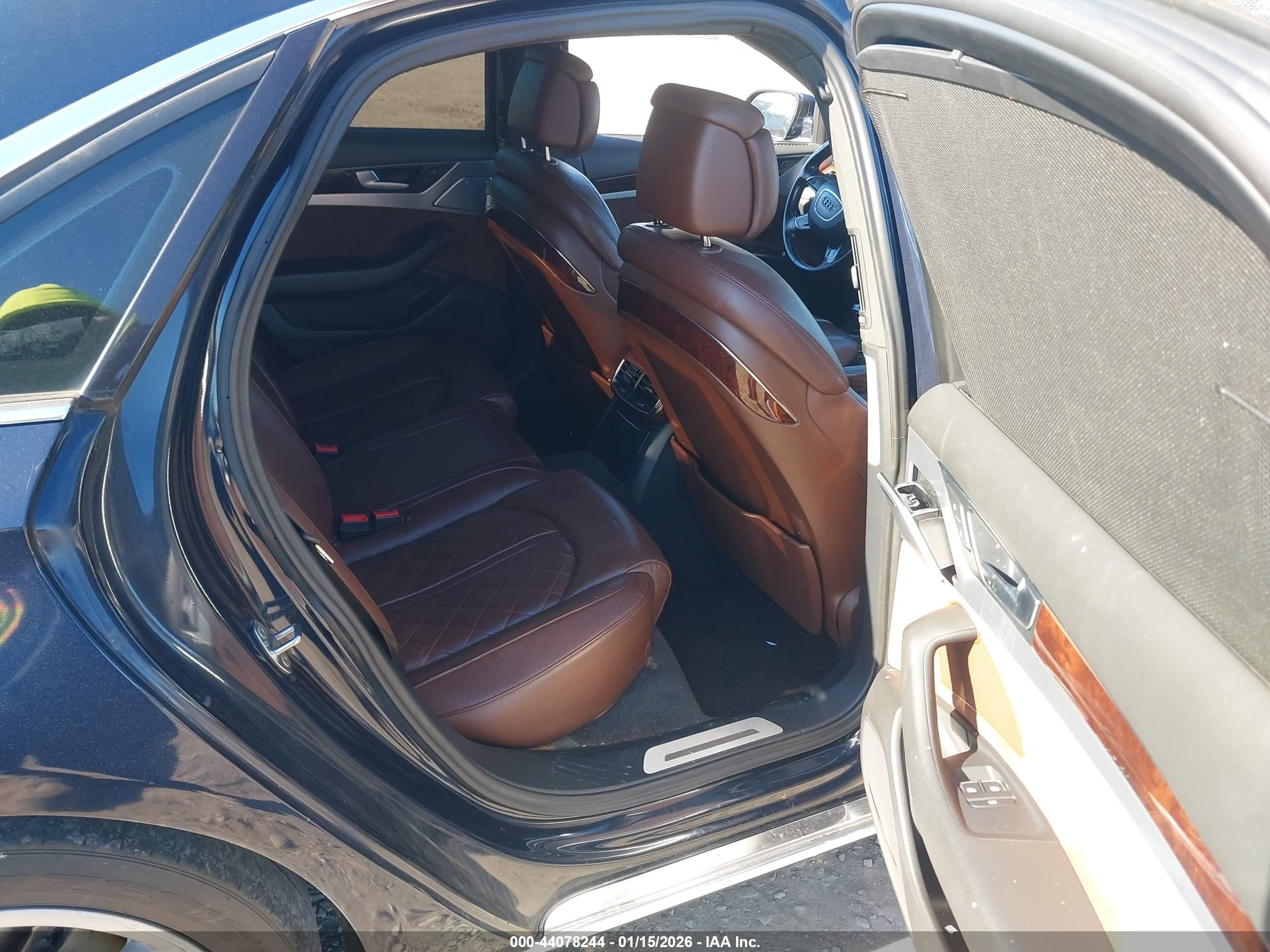 AUDI A8 image 8