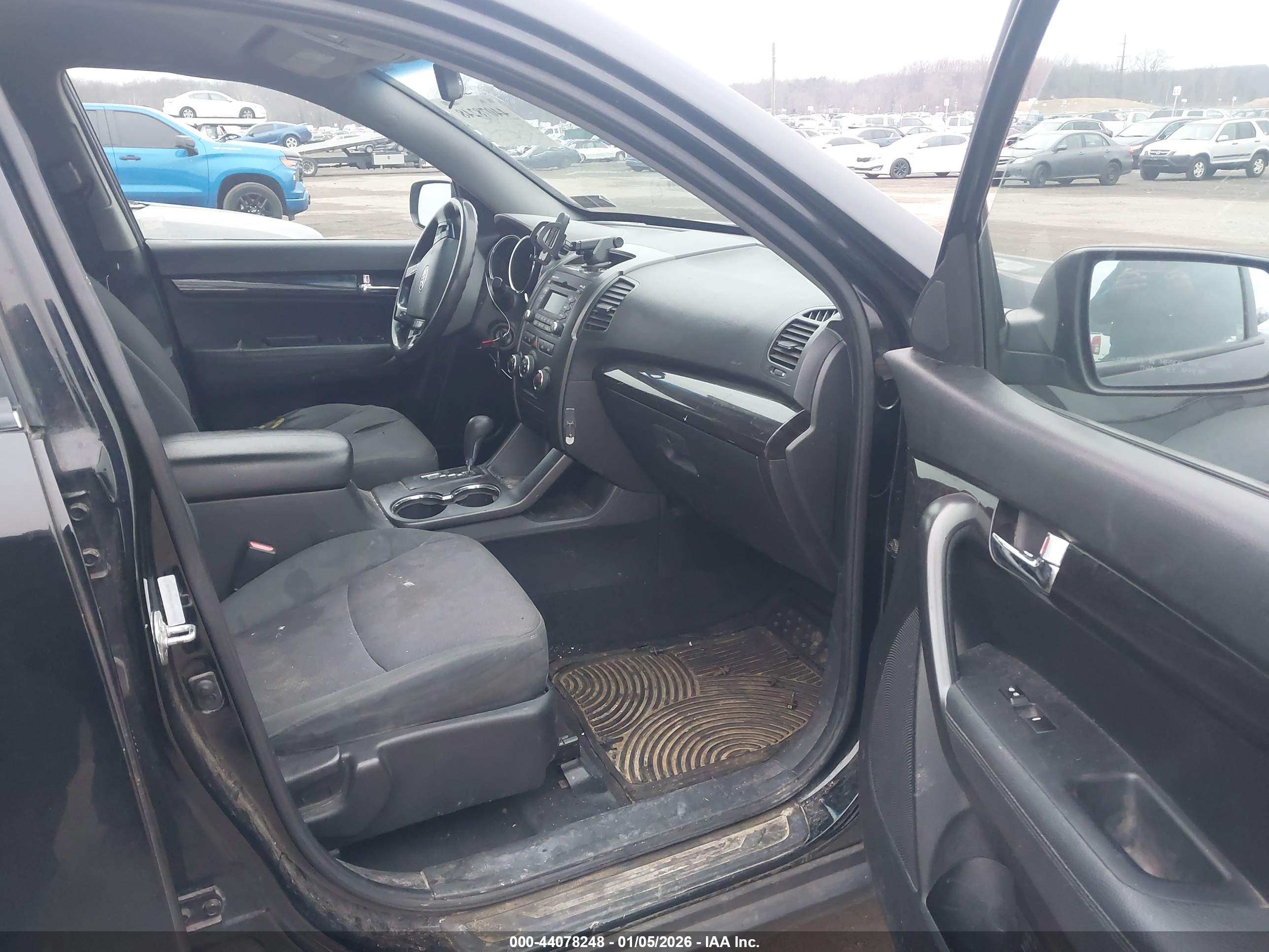 KIA SORENTO image 5