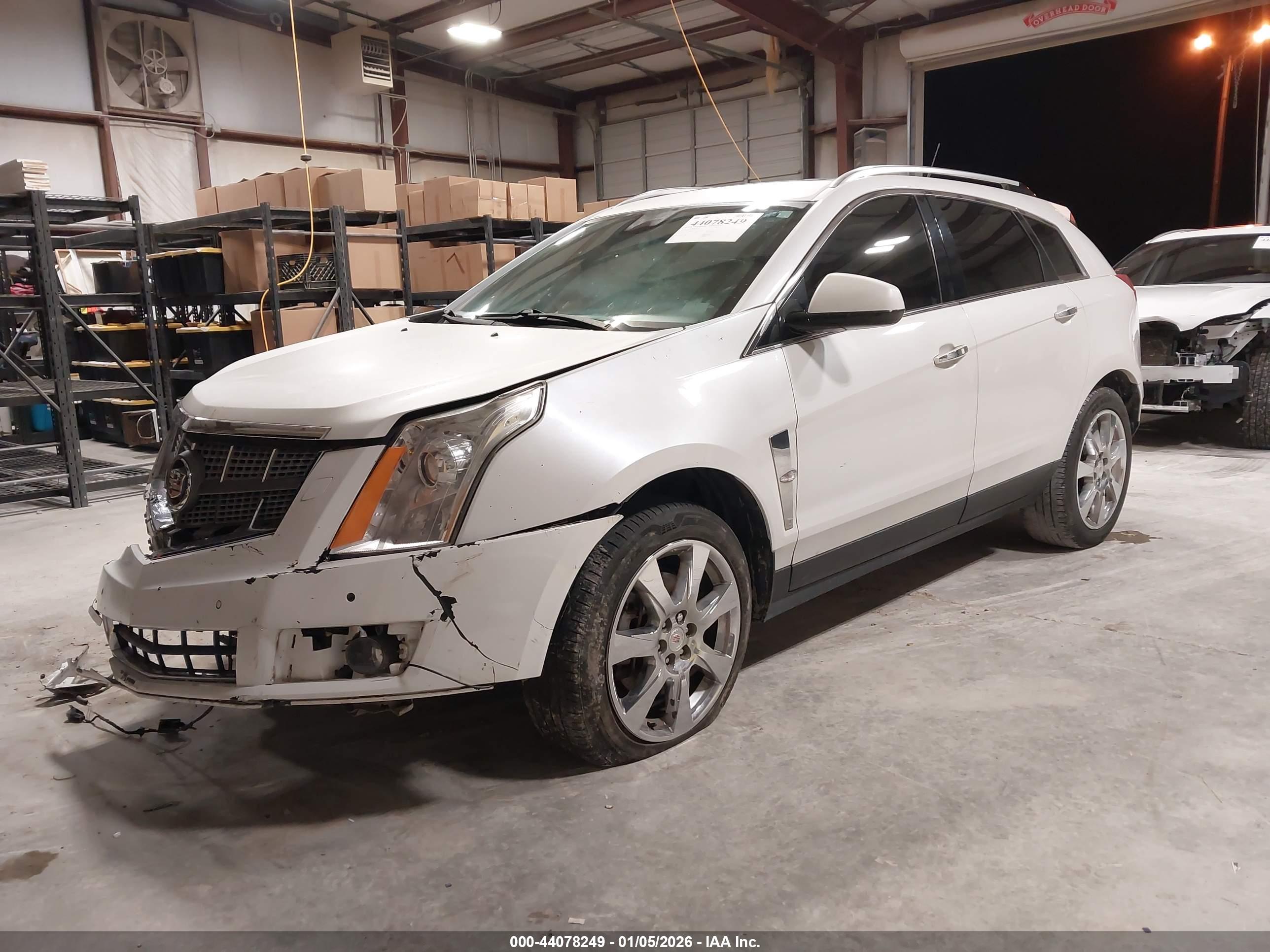 CADILLAC SRX image 2
