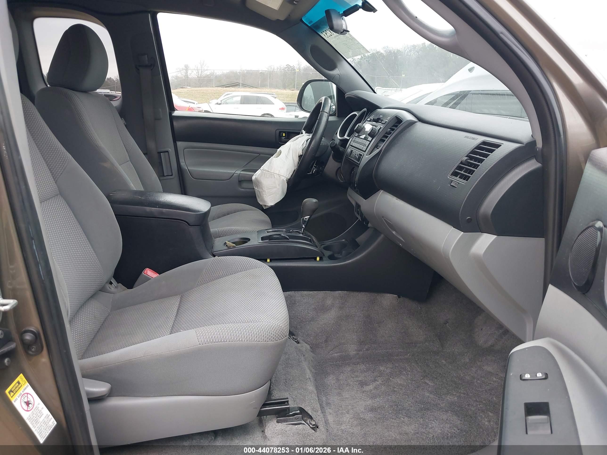 TOYOTA TACOMA image 5