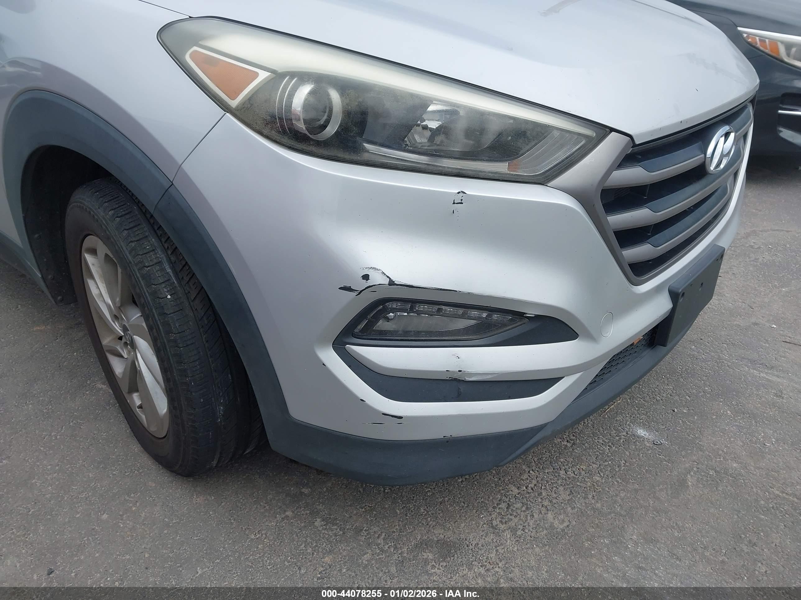 HYUNDAI TUCSON image 6