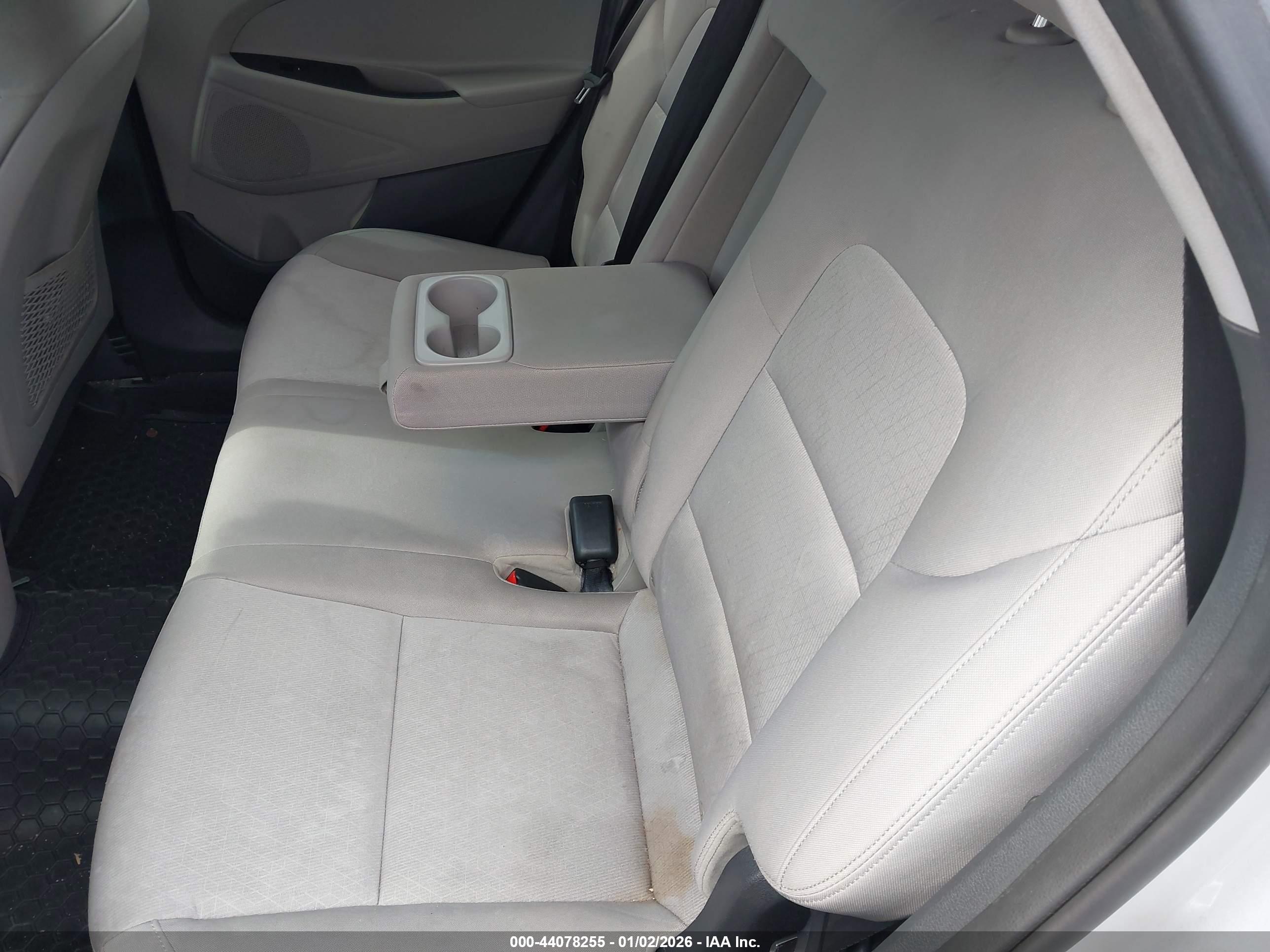 HYUNDAI TUCSON image 8