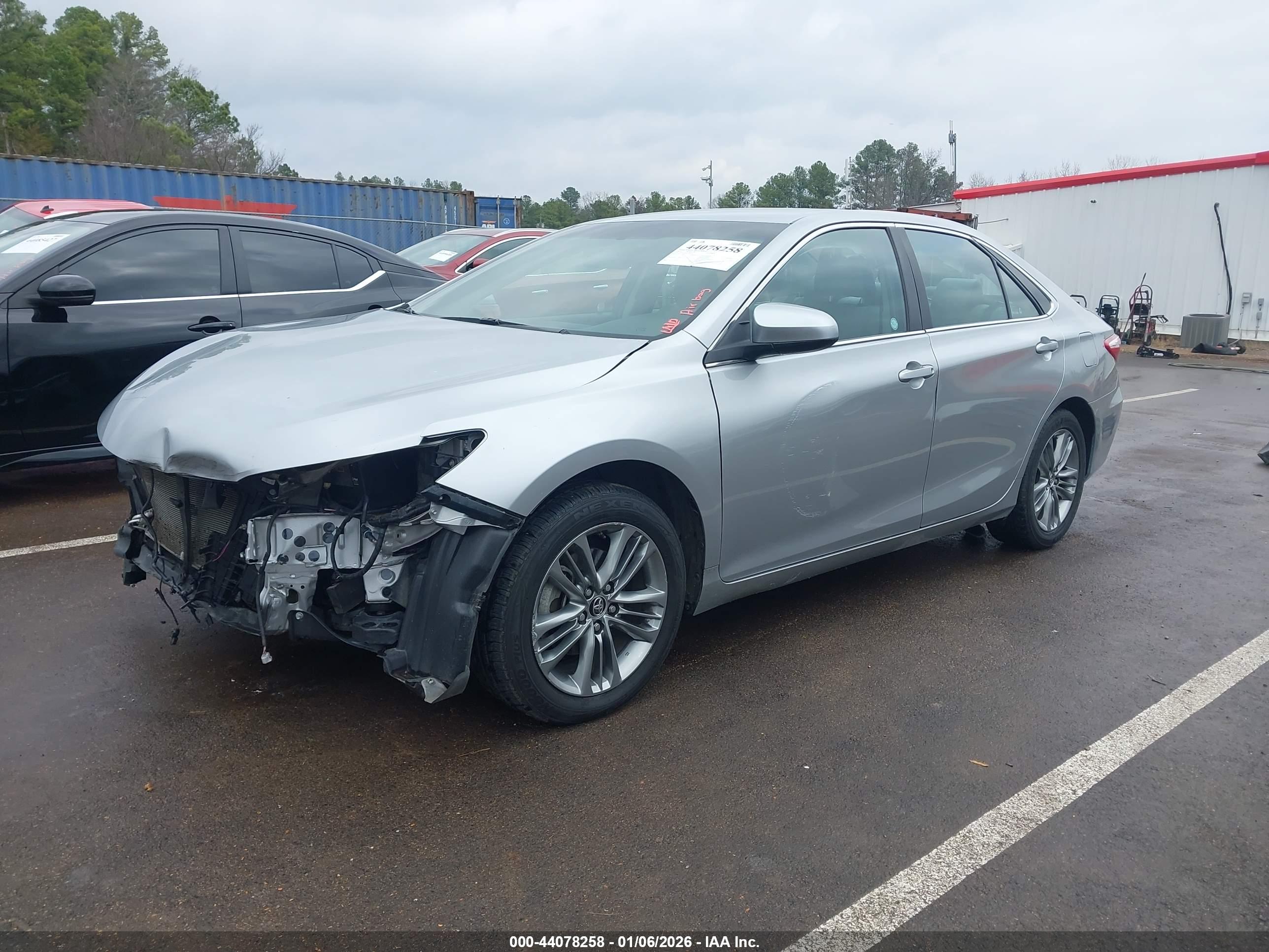TOYOTA CAMRY image 2